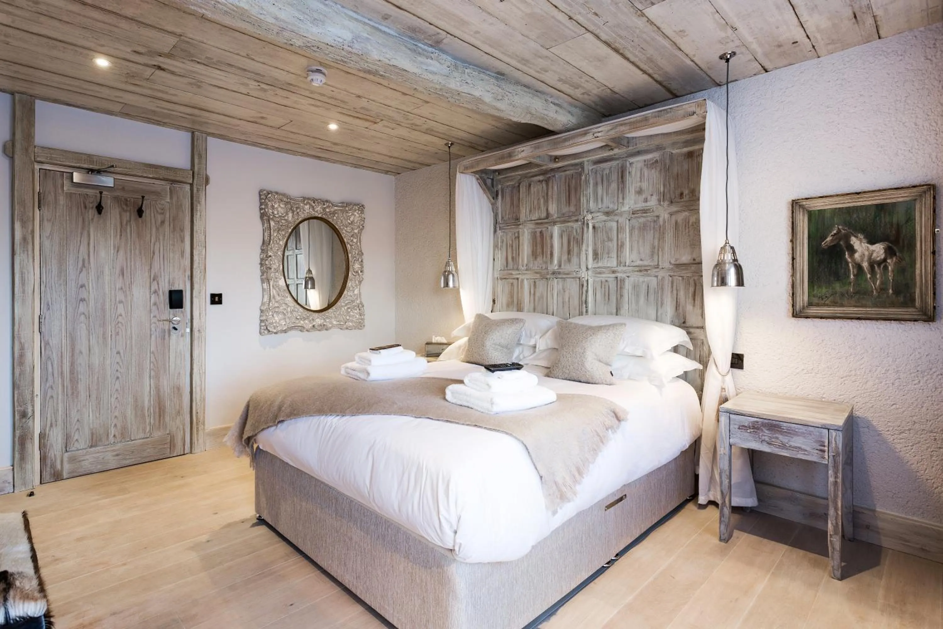 Bed in The Cow Dalbury