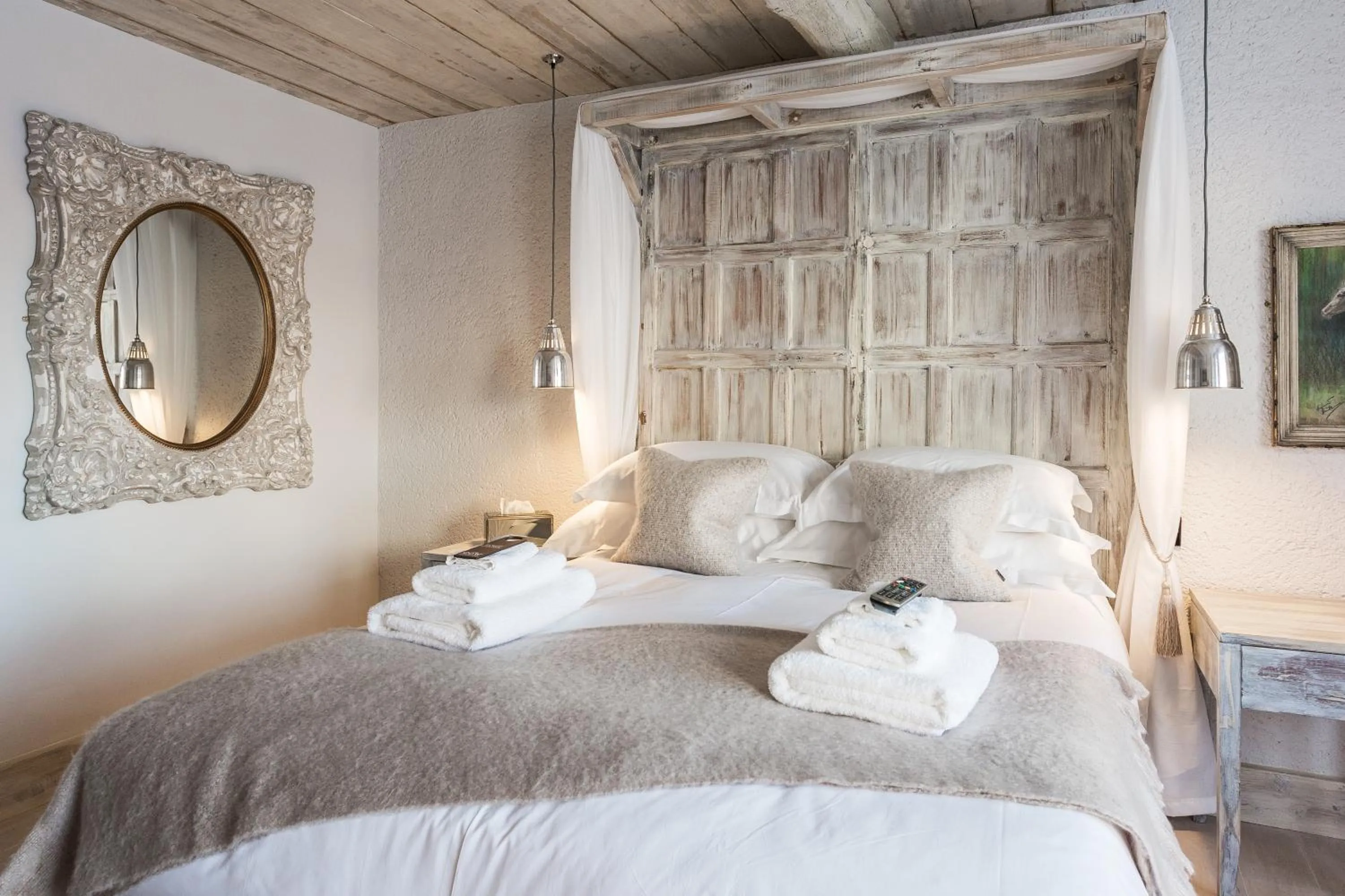 Bed in The Cow Dalbury