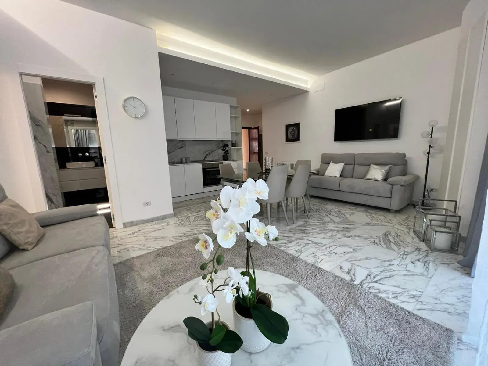 Apartment with Terrace and Two Bathrooms in Casa Malupa Luxury Apartments Apartment with Terrace and Two Bathrooms in Casa Malupa Luxury Apartments