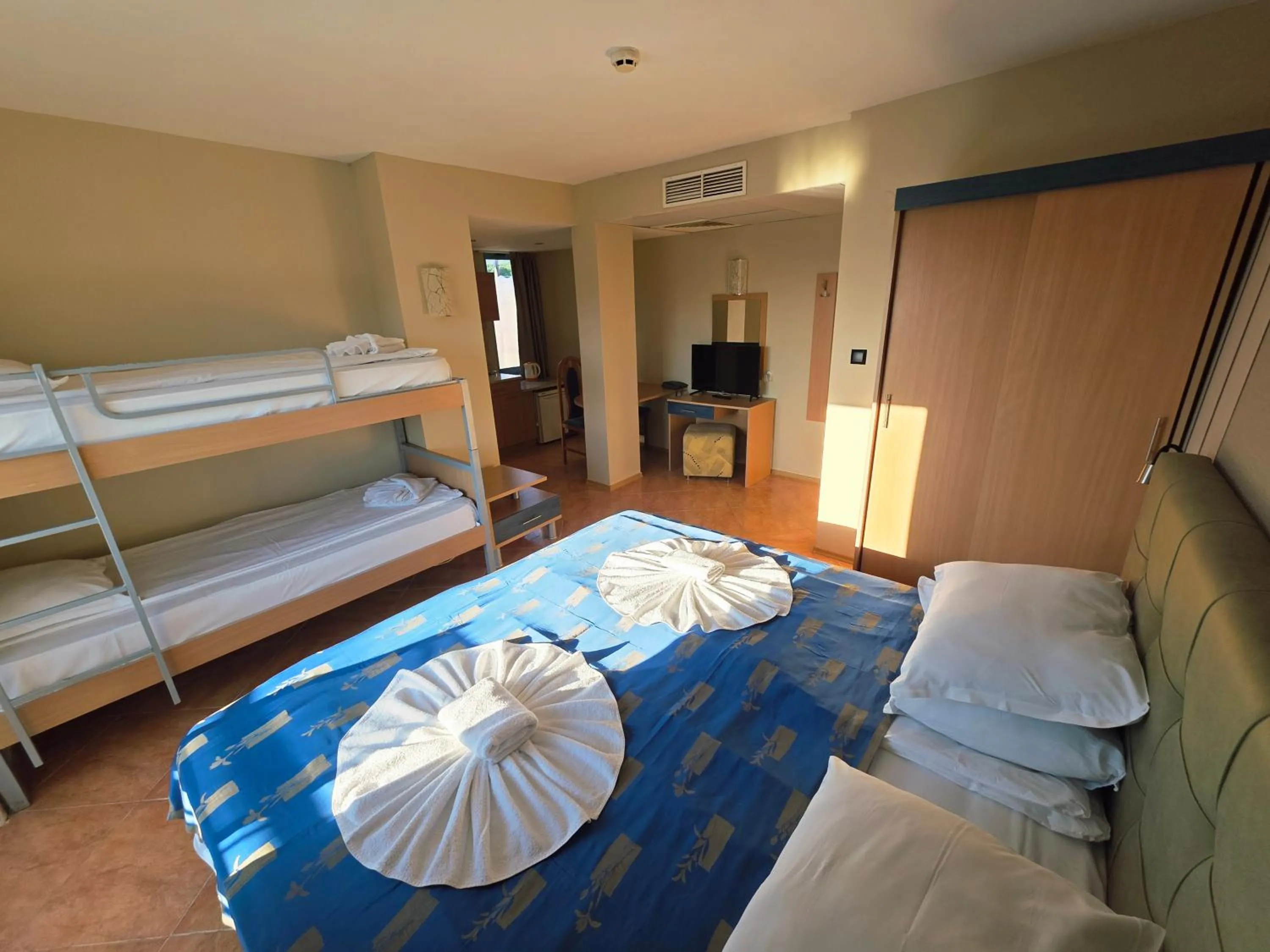 Photo of the whole room, Bed in Bora Bora Hotel