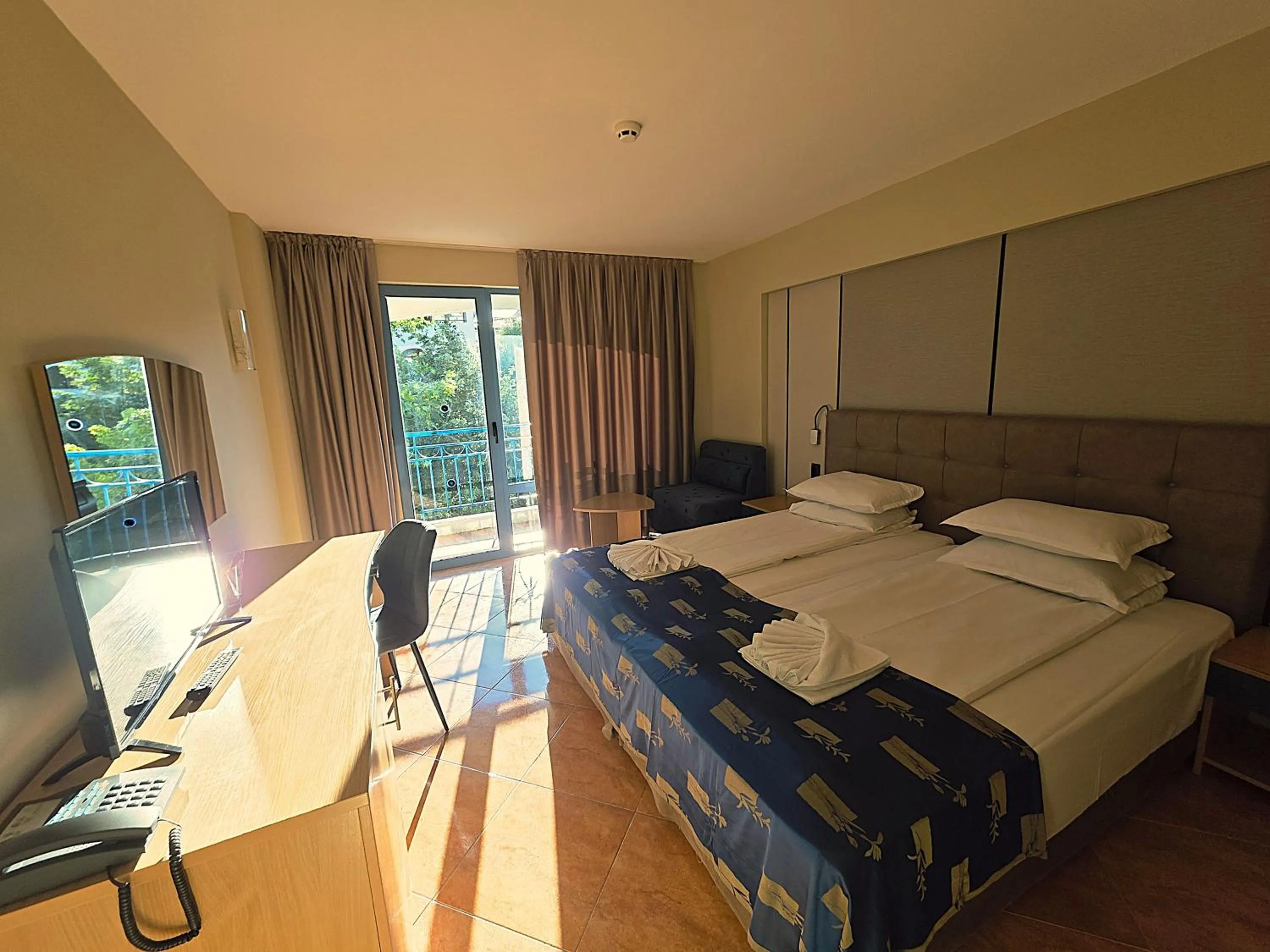 Photo of the whole room, Bed in Bora Bora Hotel