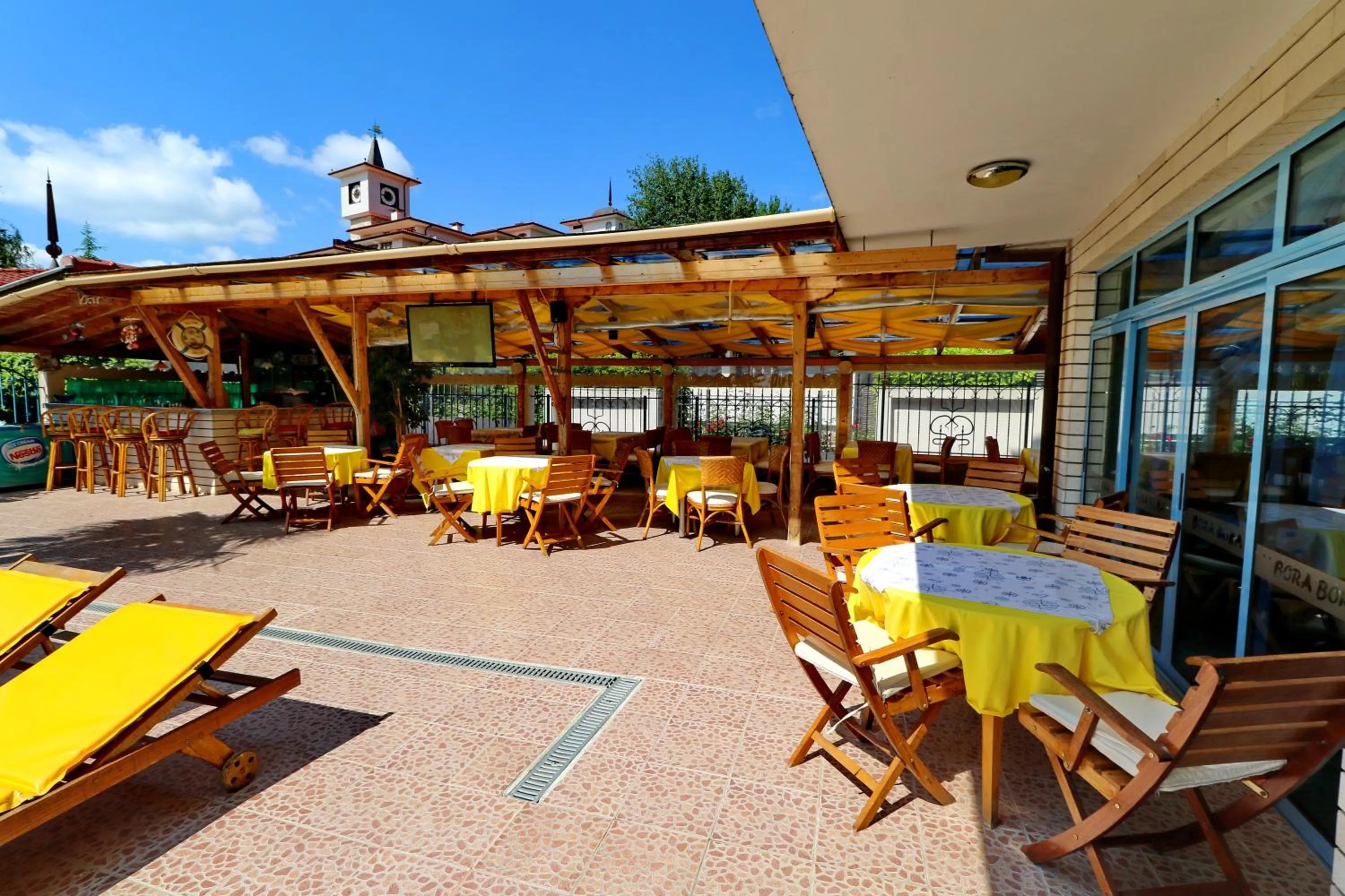 Restaurant/places to eat in Bora Bora Hotel