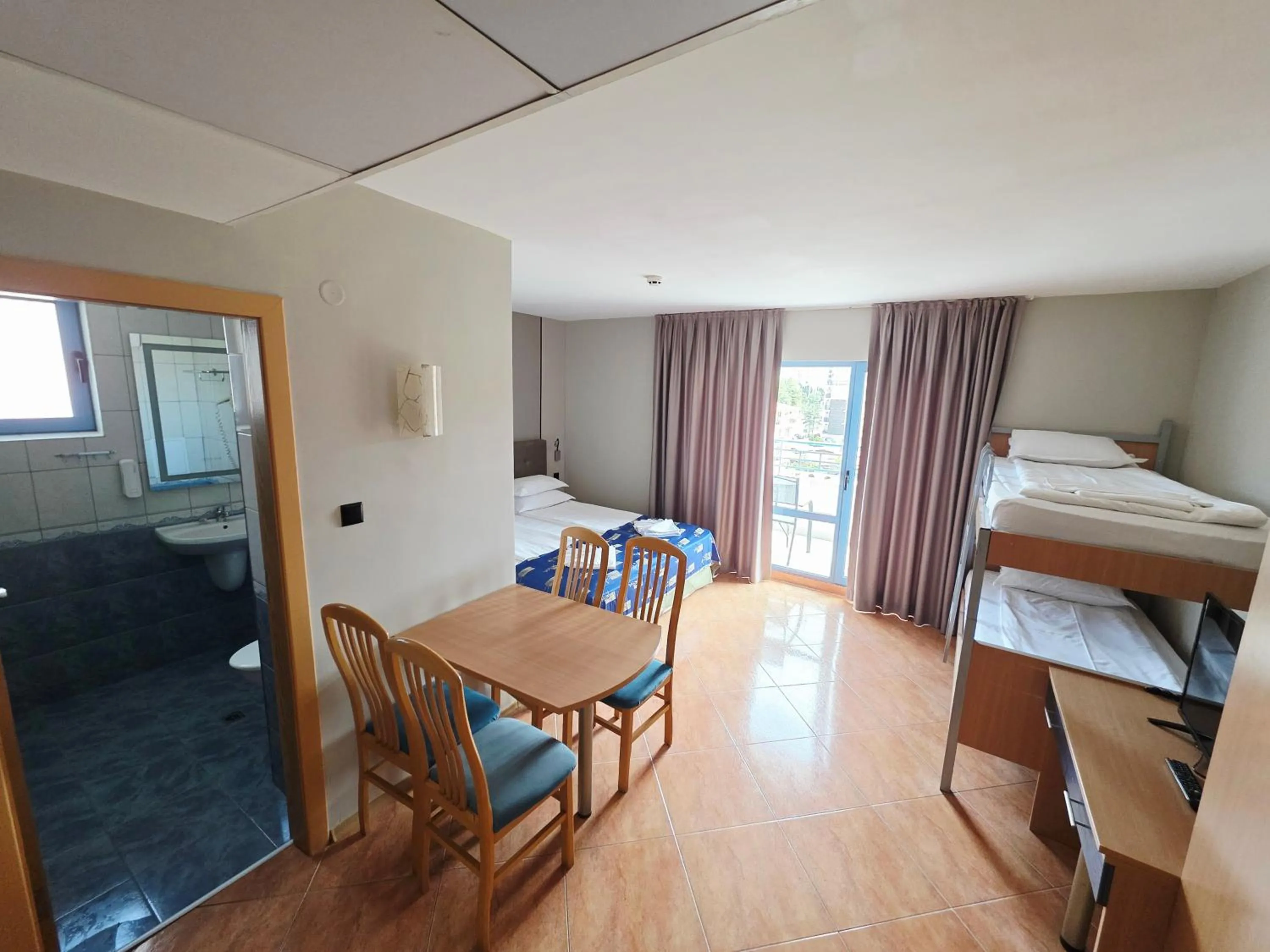 Bedroom, Bed in Bora Bora Hotel