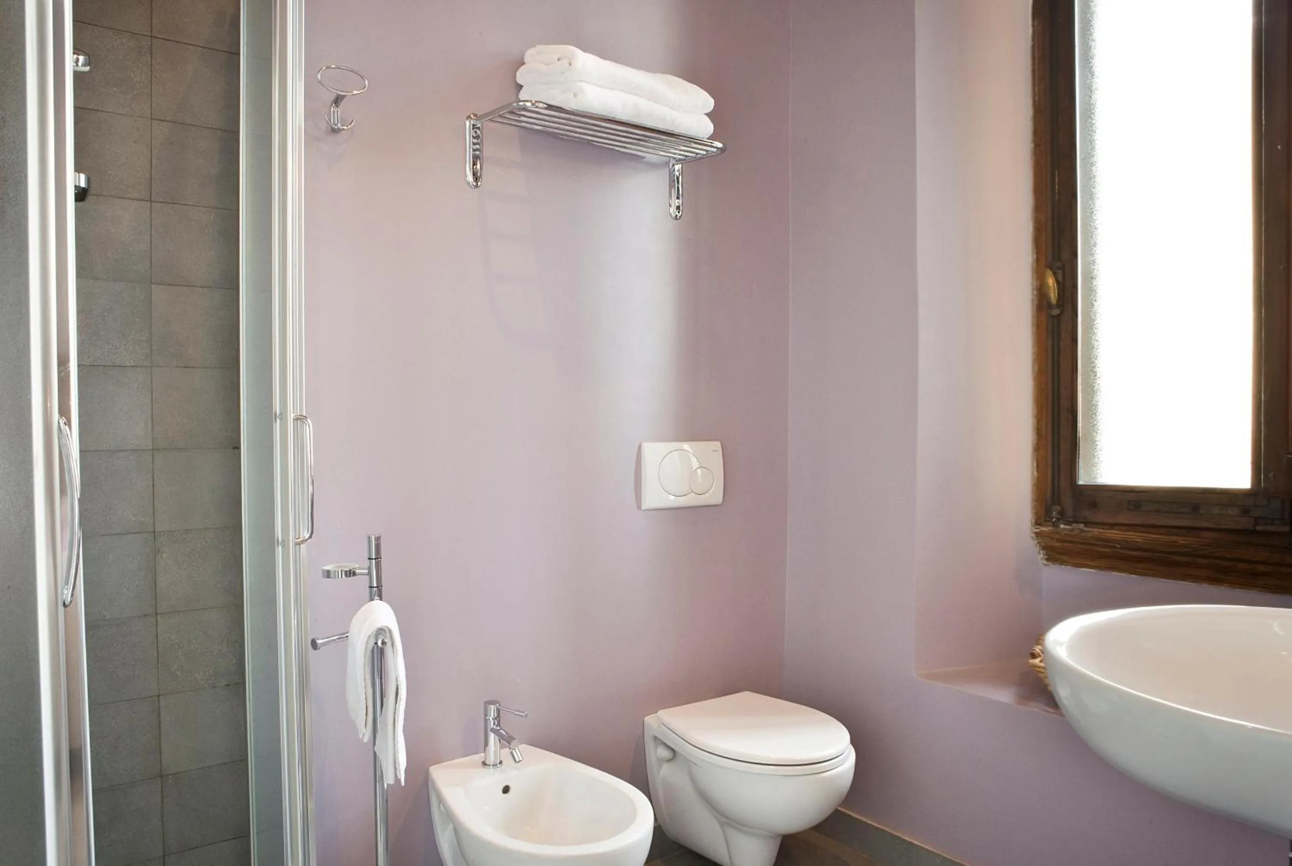 Toilet in B&B Leopoldo