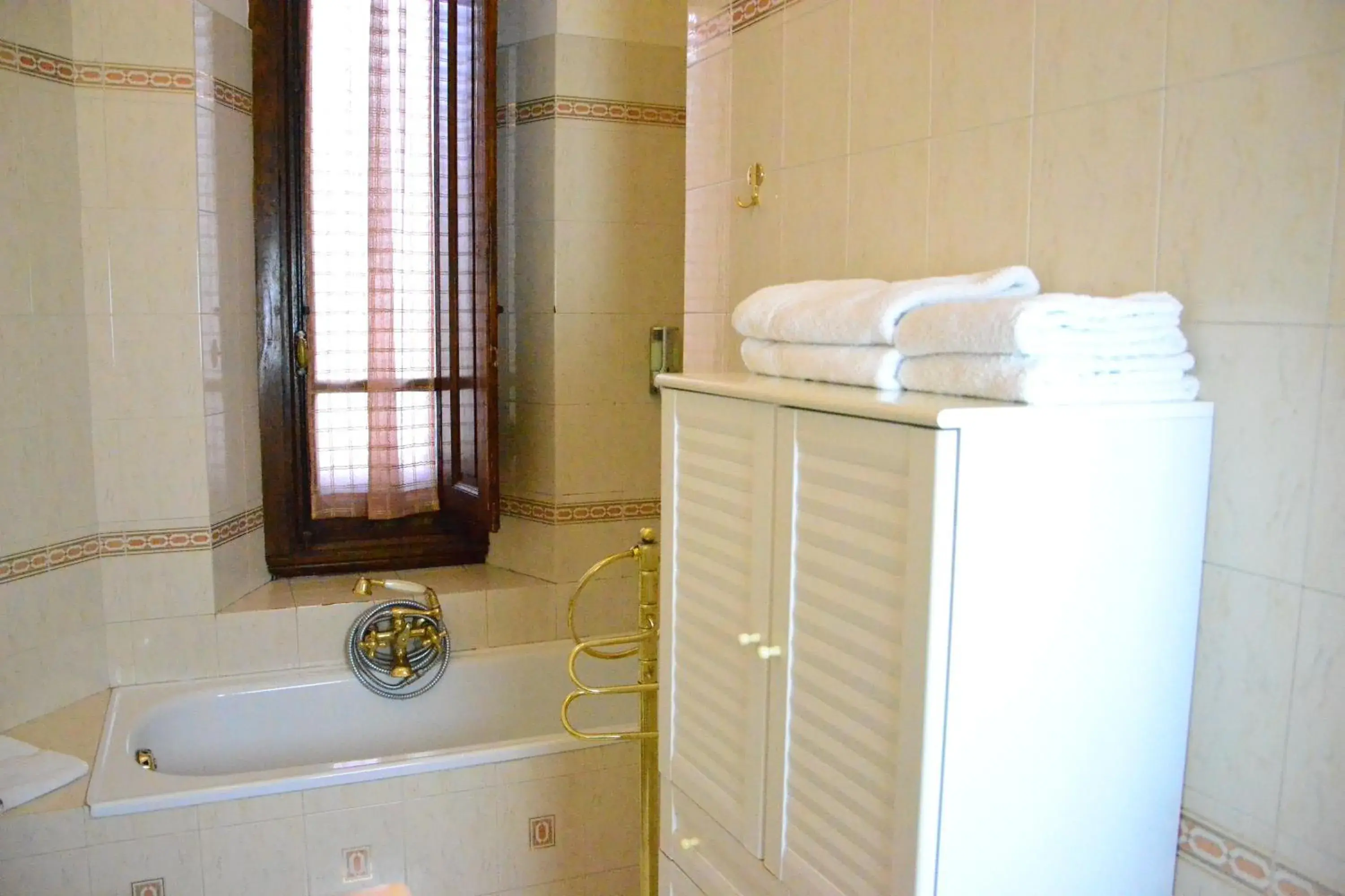 Double Room with Private External Bathroom in B&B Leopoldo Double Room with Private External Bathroom in B&B Leopoldo