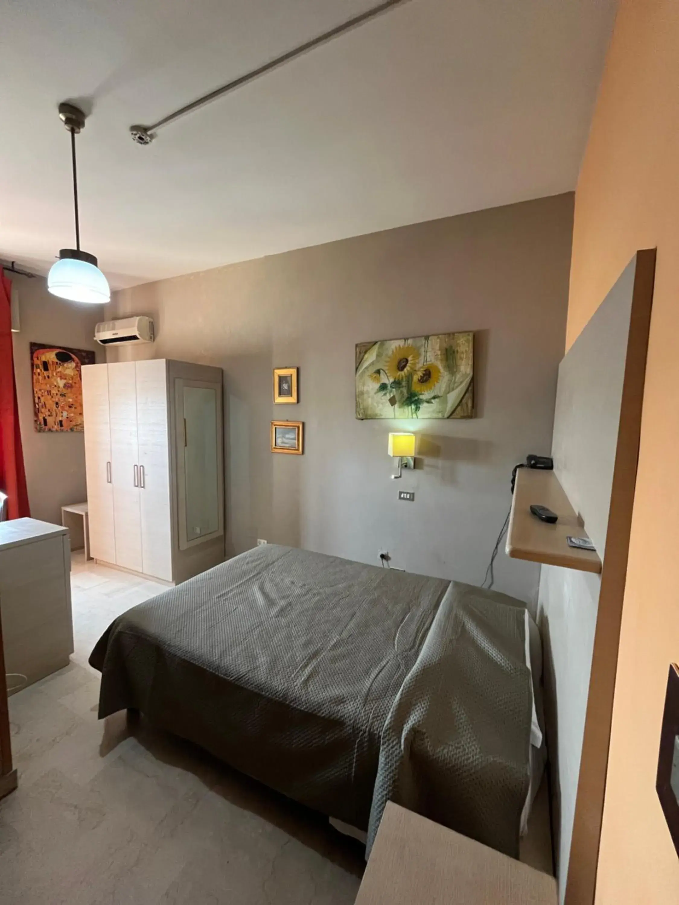 Bedroom, Bed in Hotel L'Approdo Bedroom, Bed in Hotel L'Approdo