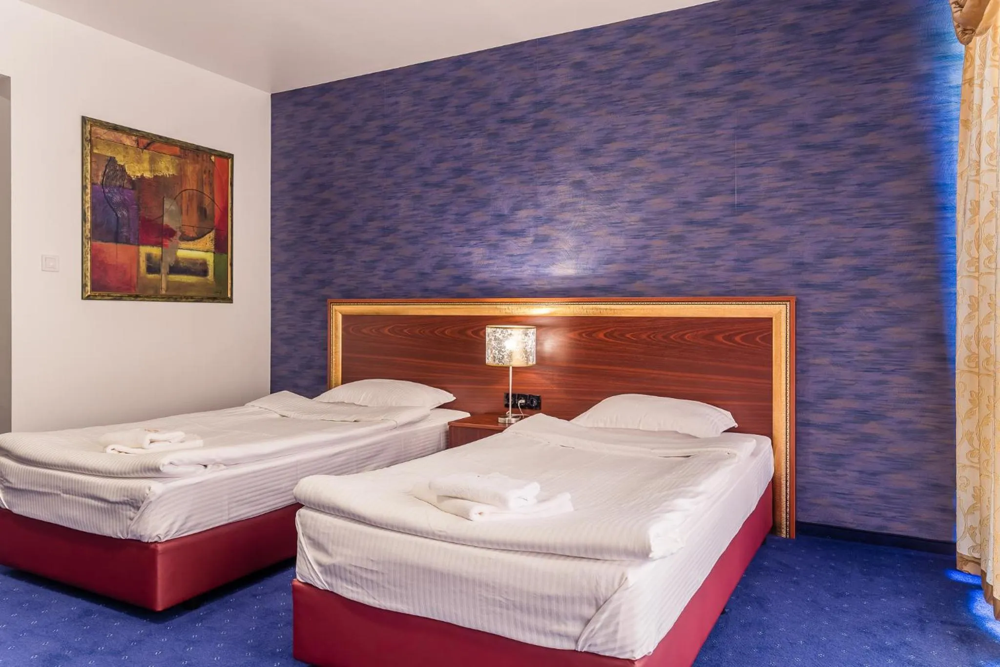 Photo of the whole room, Bed in Hotel Elegance