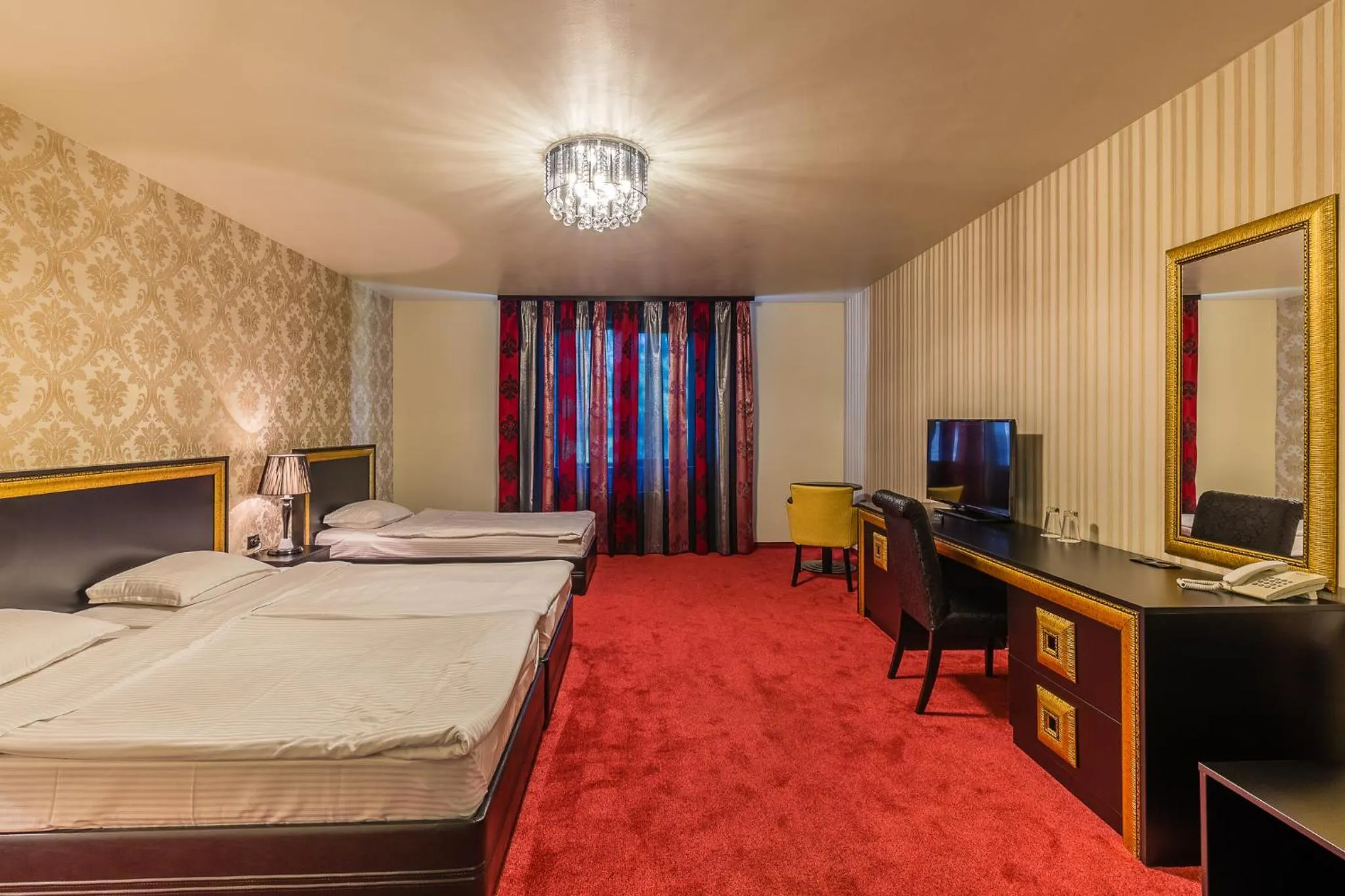 Photo of the whole room, Bed in Hotel Elegance