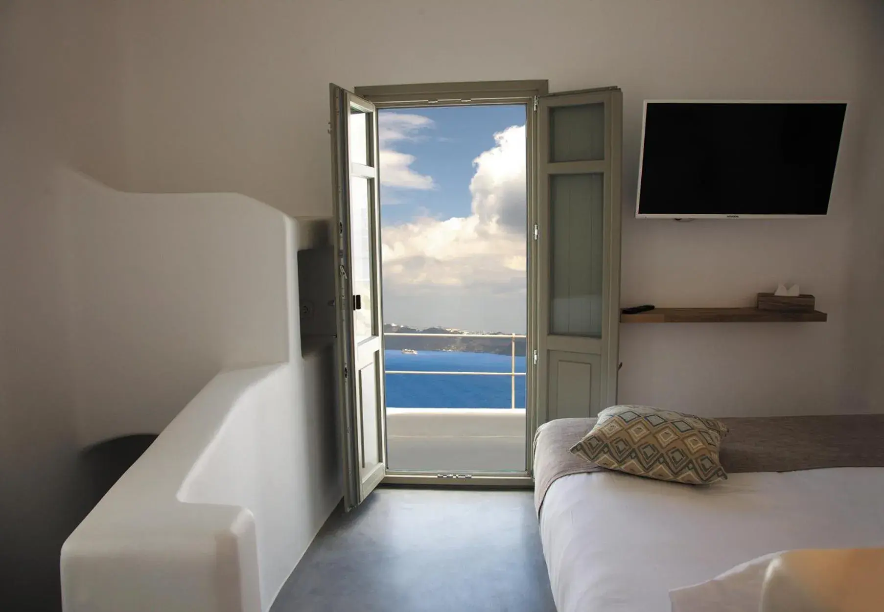 Balcony/Terrace, Bed in CAPE 9 Villas & Suites Balcony/Terrace, Bed in CAPE 9 Villas & Suites