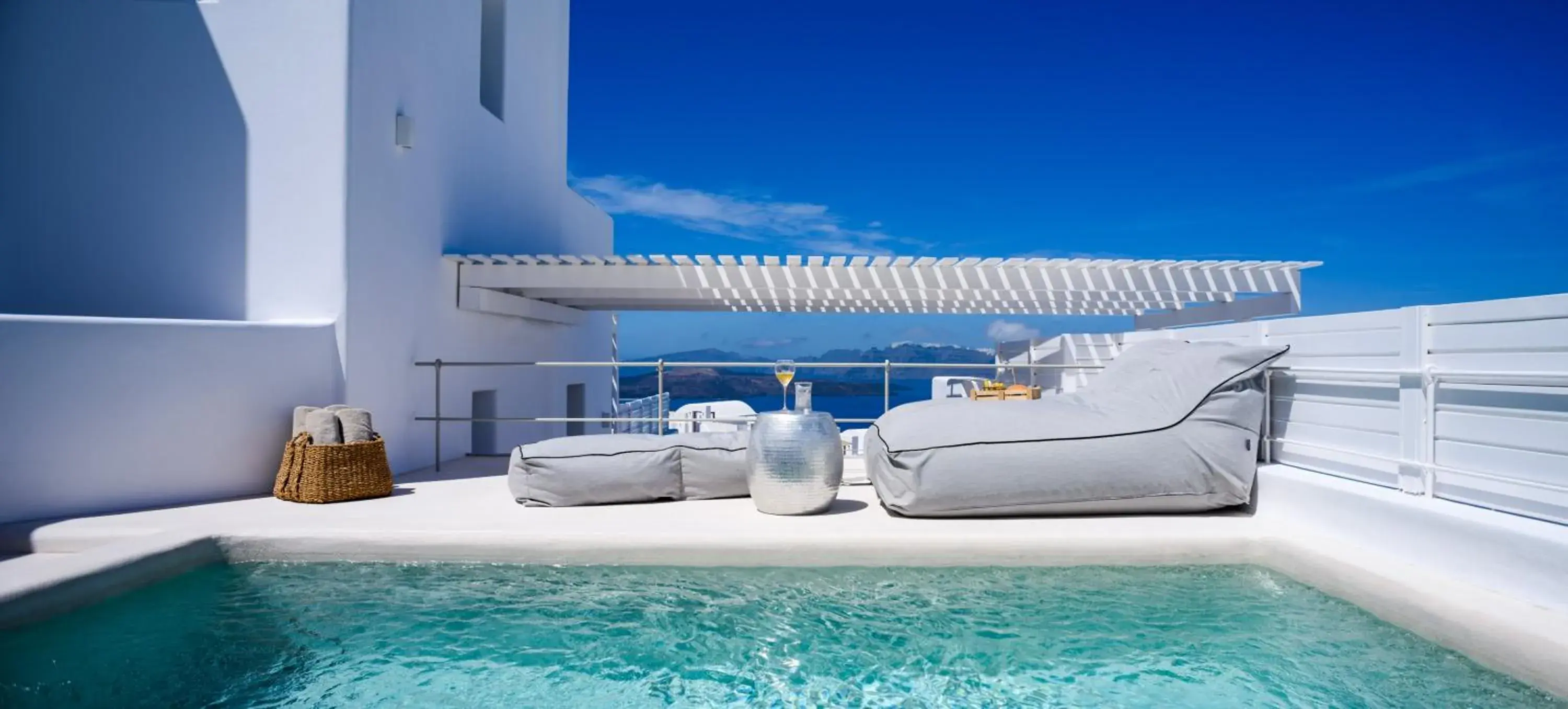 Swimming pool in CAPE 9 Villas & Suites Swimming pool in CAPE 9 Villas & Suites