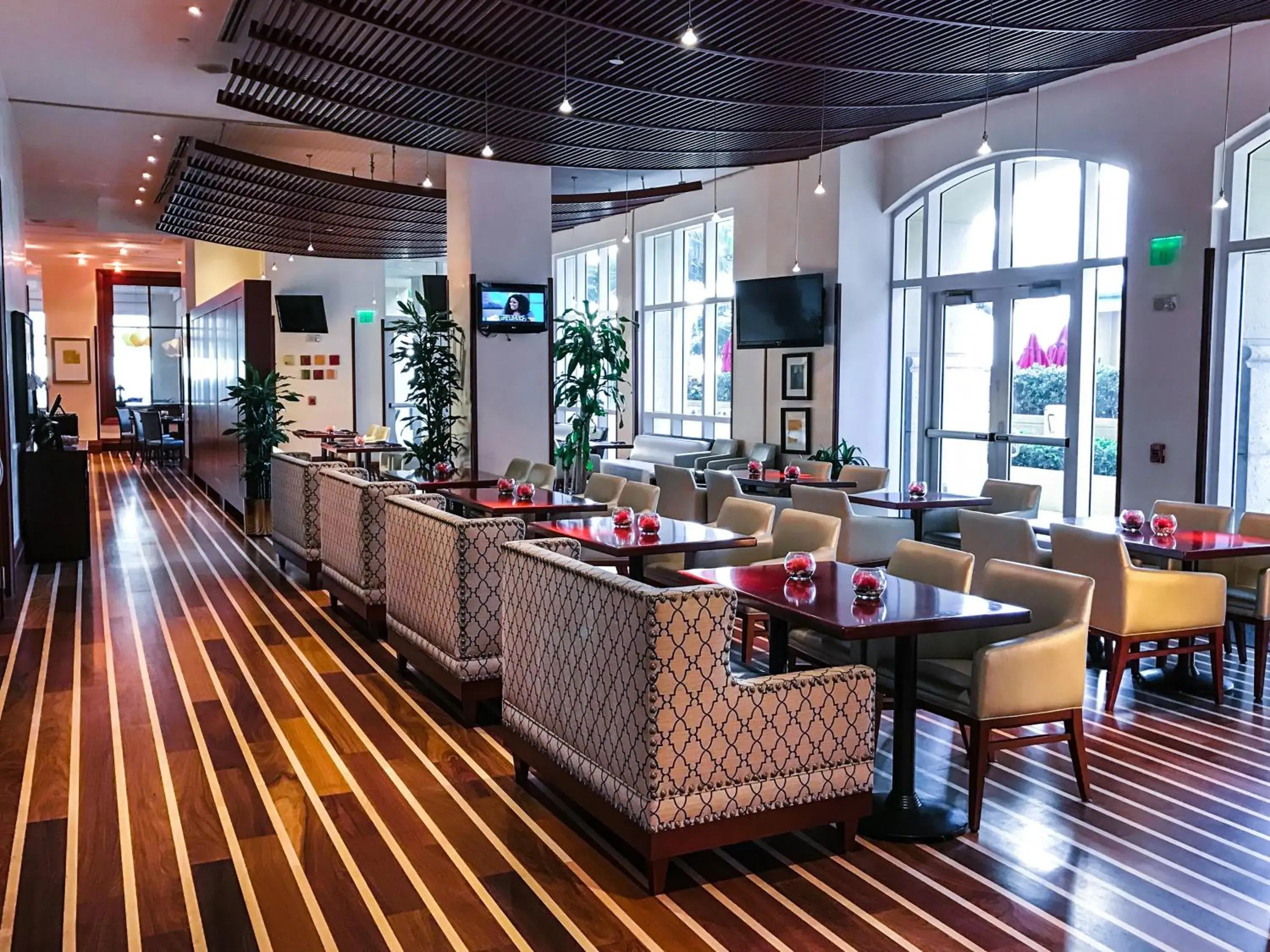 Breakfast, Restaurant/Places to Eat in Palm Beach Singer Island Resort & Spa Luxury Suites