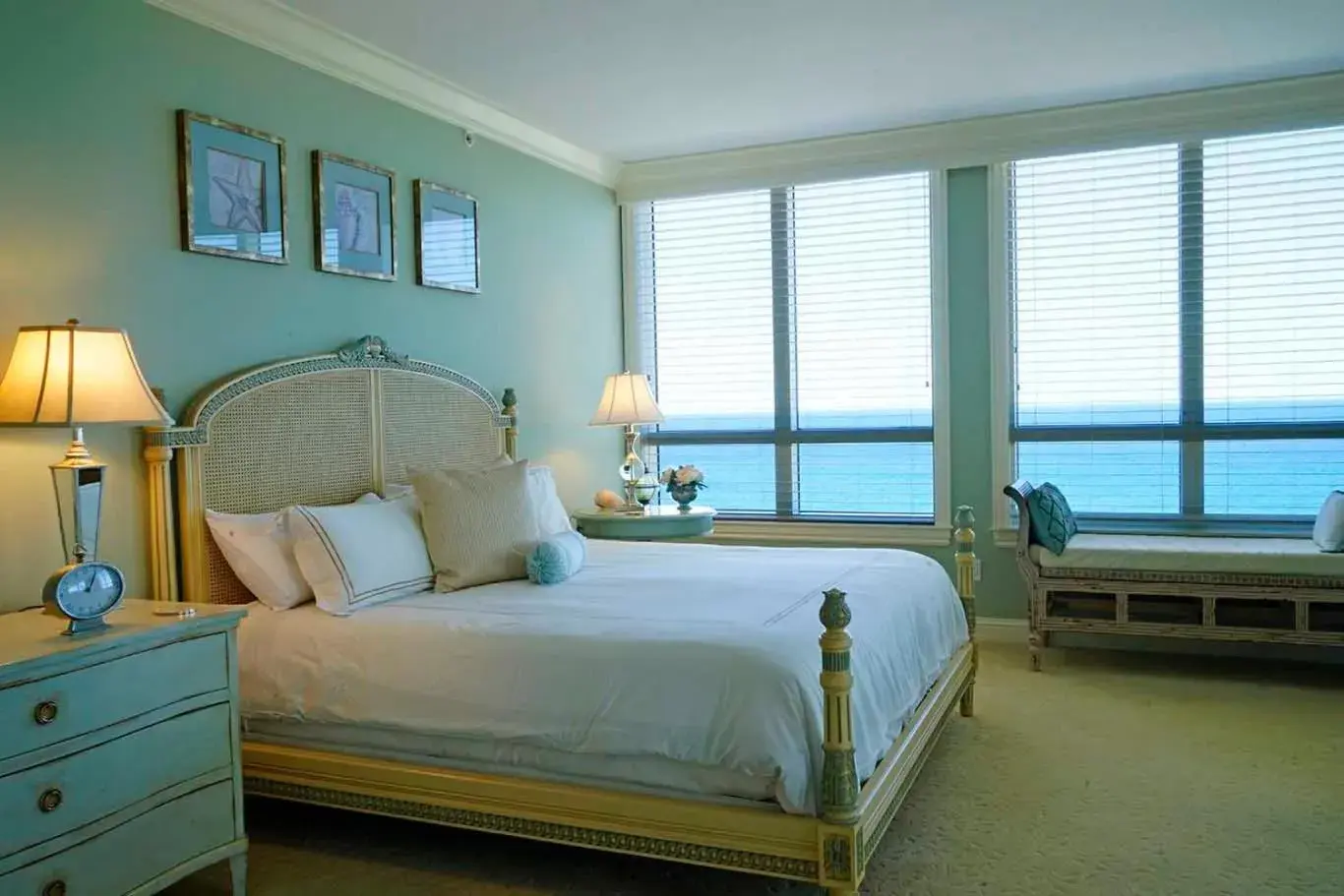 Bed in Palm Beach Singer Island Resort & Spa Luxury Suites