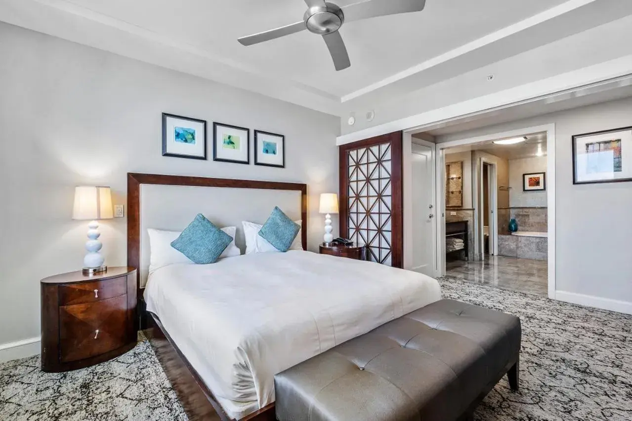 Bed in Palm Beach Singer Island Resort & Spa Luxury Suites Bed in Palm Beach Singer Island Resort & Spa Luxury Suites