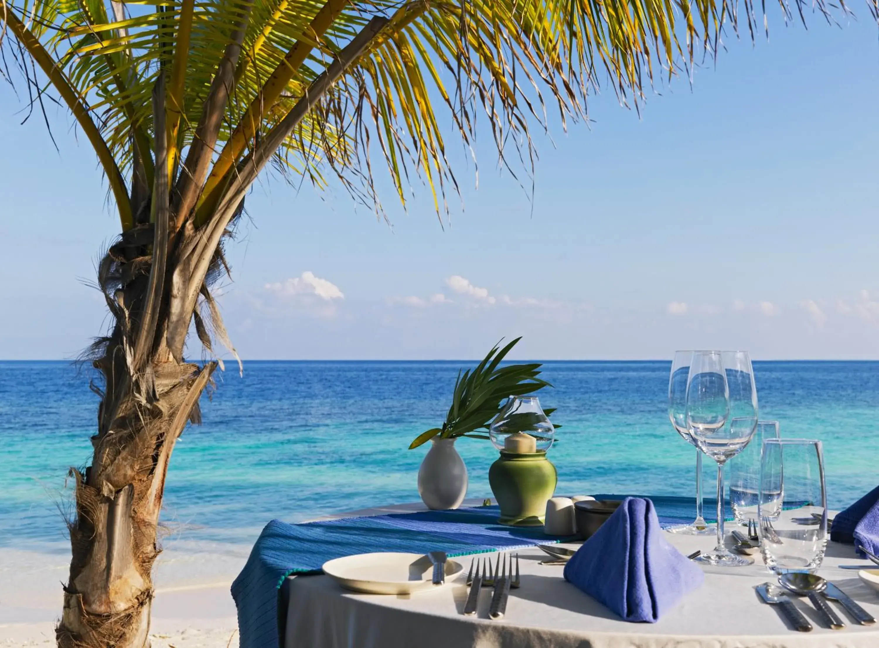 Dining area in Palm Beach Singer Island Resort & Spa Luxury Suites