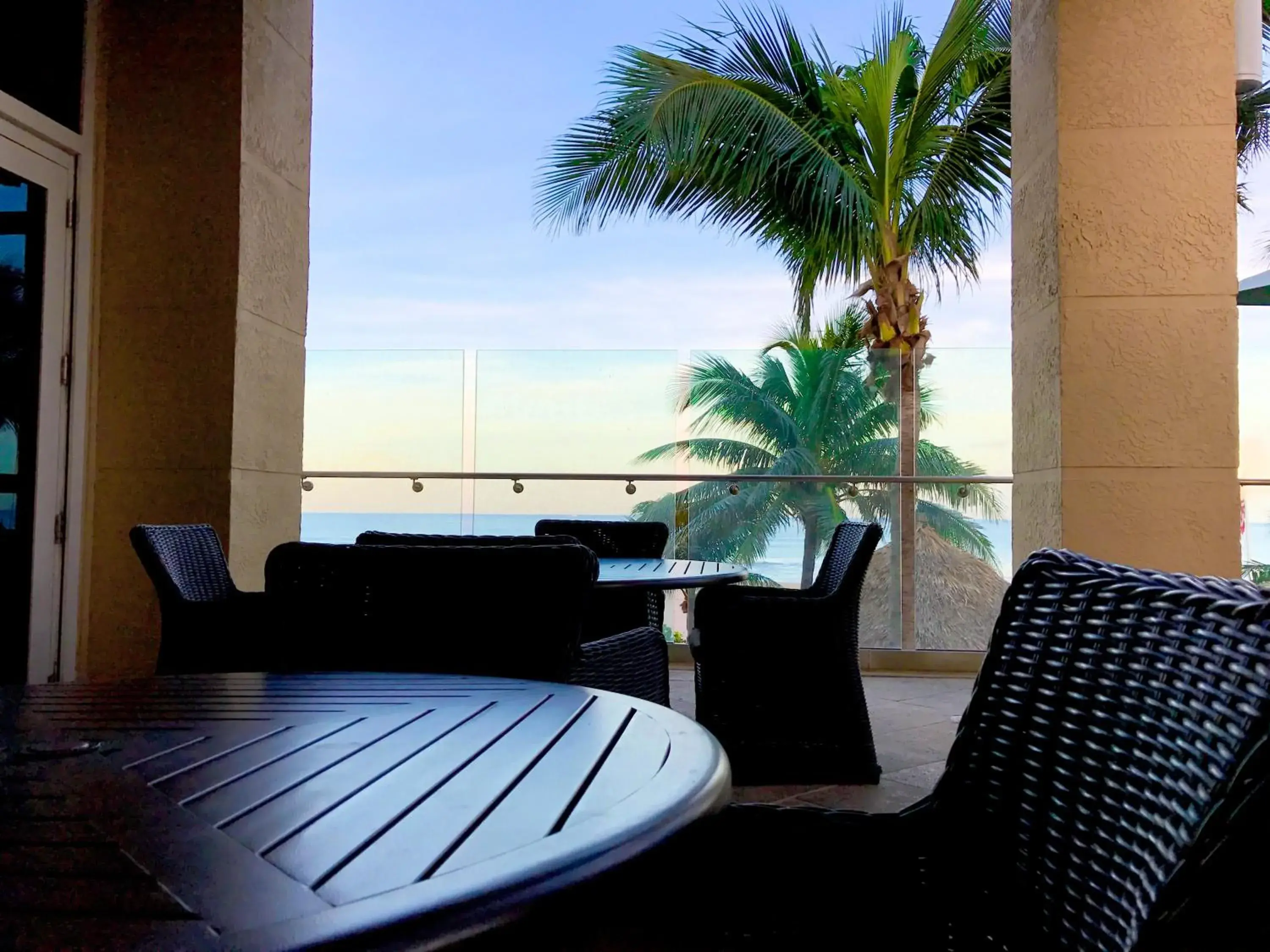 Restaurant/places to eat in Palm Beach Singer Island Resort & Spa Luxury Suites