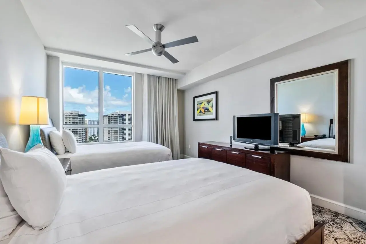Bed in Palm Beach Singer Island Resort & Spa Luxury Suites Bed in Palm Beach Singer Island Resort & Spa Luxury Suites