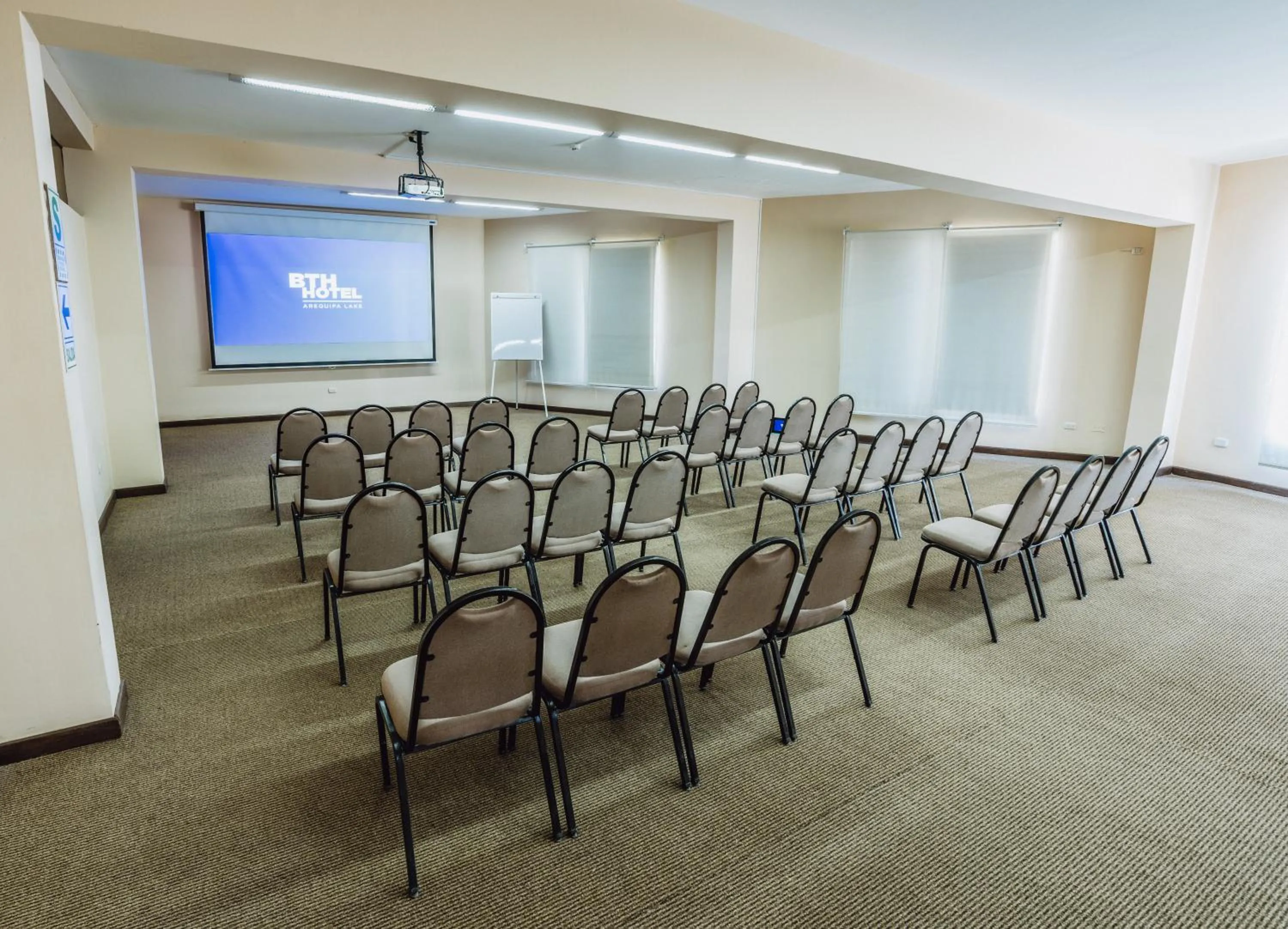 Business facilities in BTH Hotel Arequipa Lake