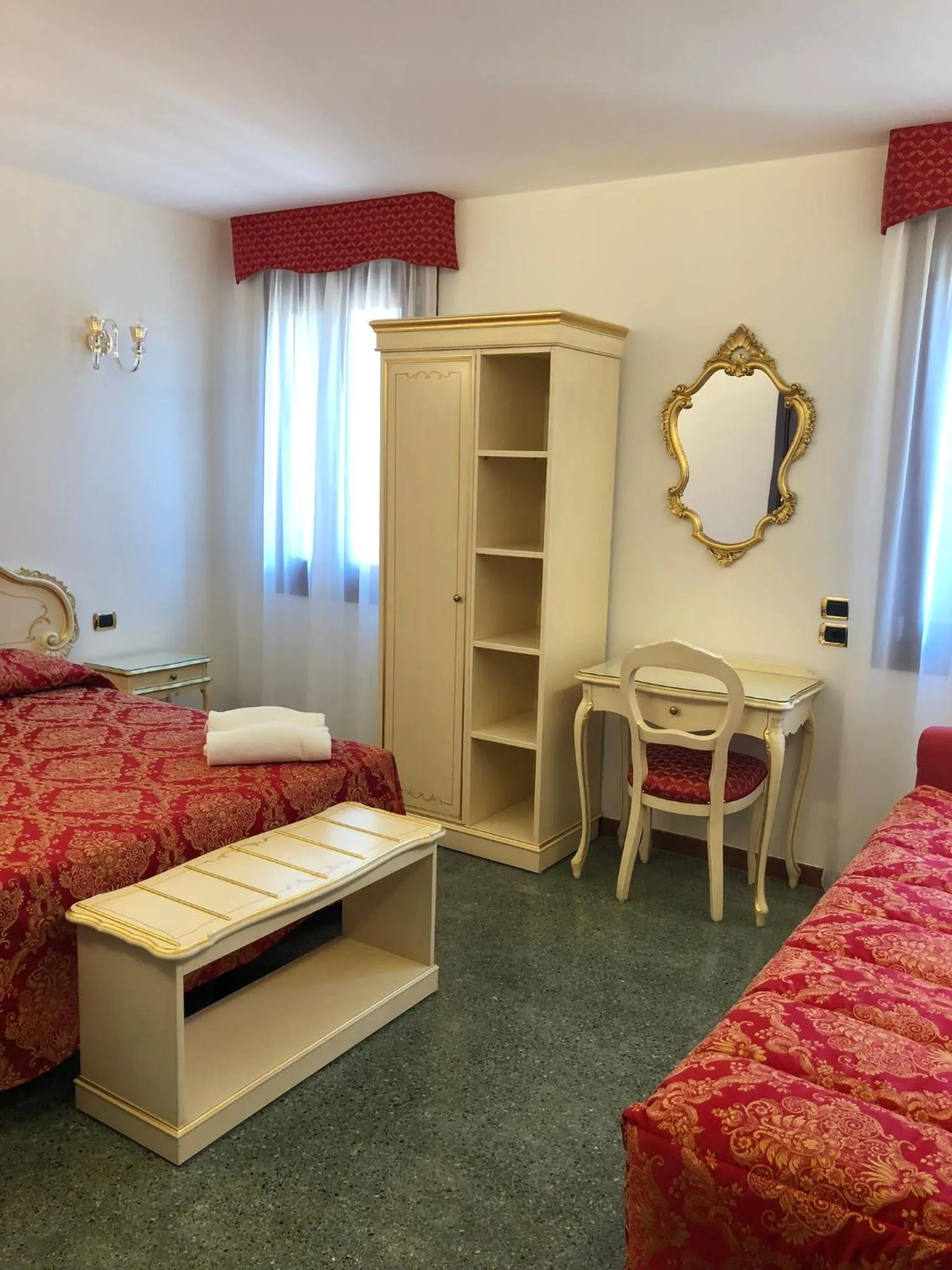 Photo of the whole room, Bed in Hotel Leonardo