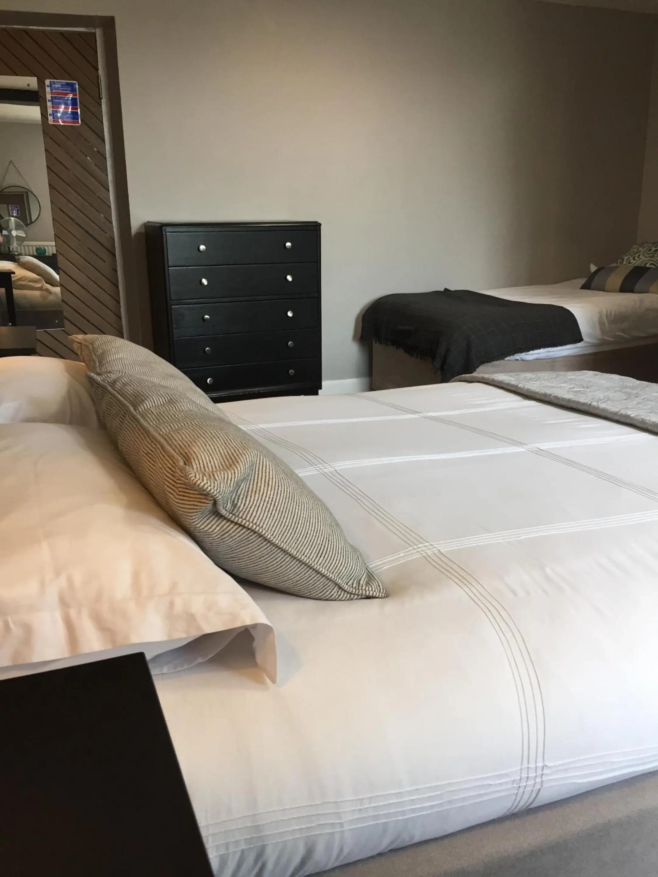 Bedroom, Bed in Castle Lodge Wilton