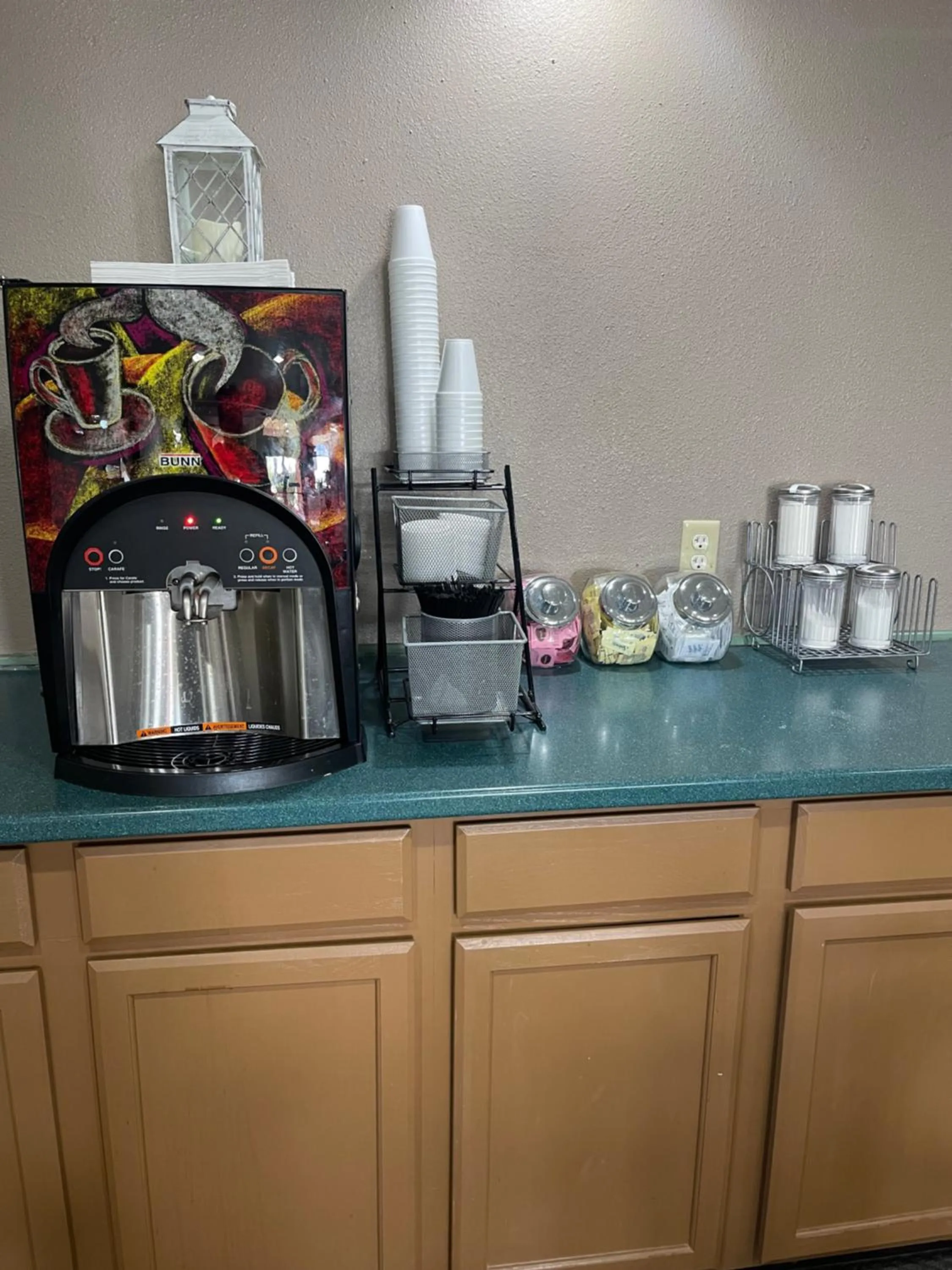 Coffee/tea facilities in Travelodge by Wyndham Tucson AZ