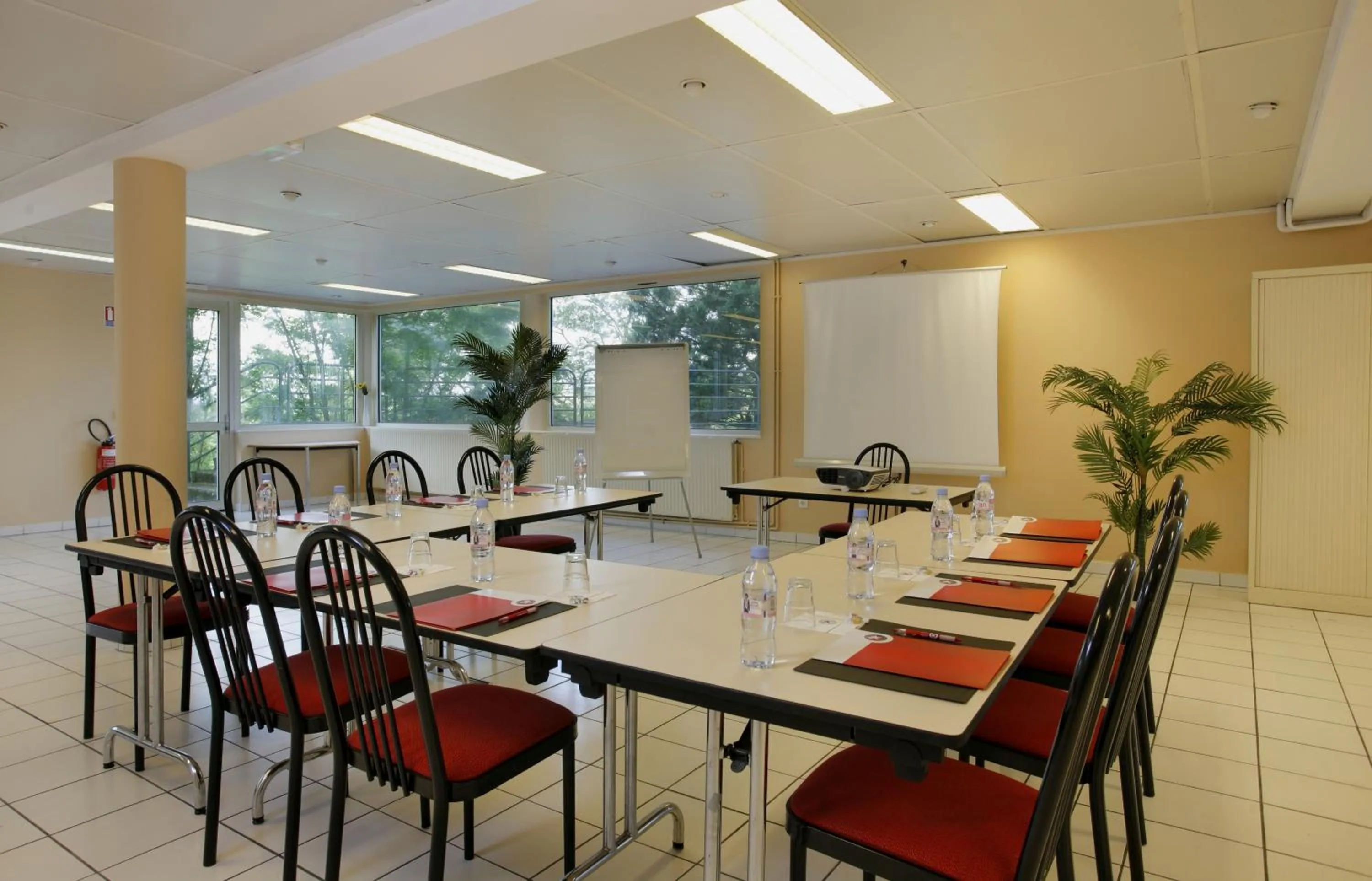 Meeting/conference room in The Originals City, Hôtel L'Acropole, Saint-Etienne Sud