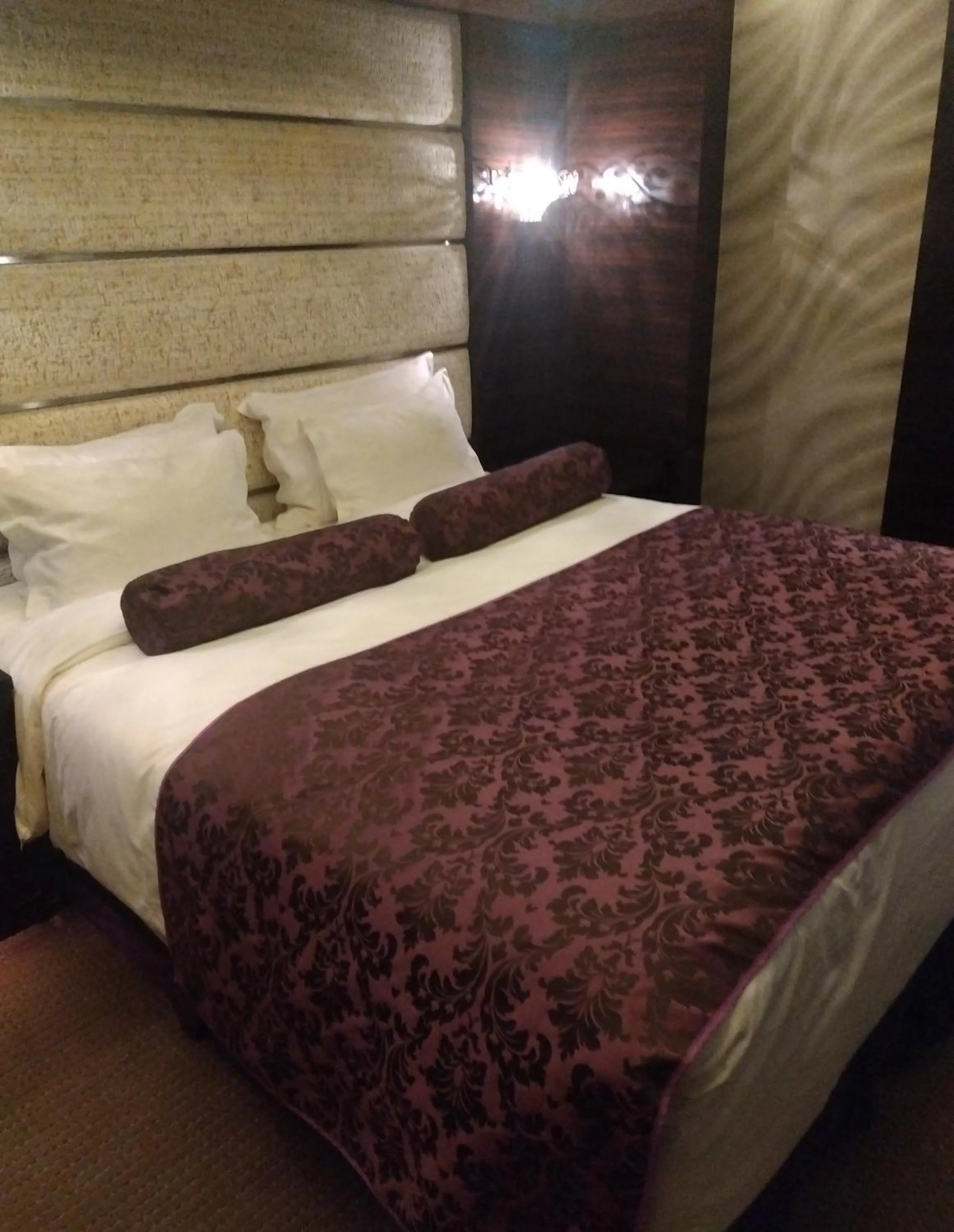 Bed in HOTEL THE GLANZ