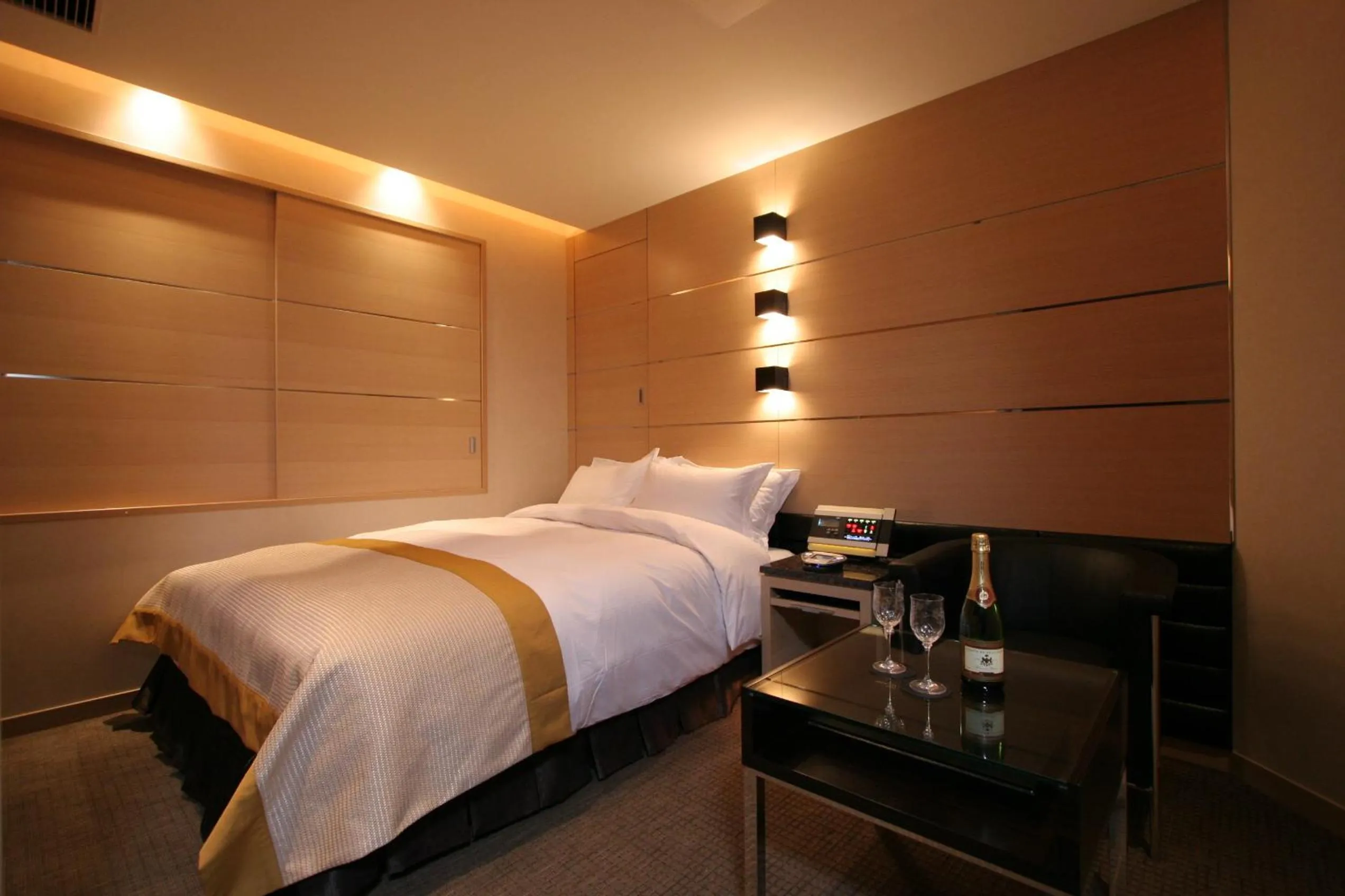 Bed in HOTEL THE GLANZ