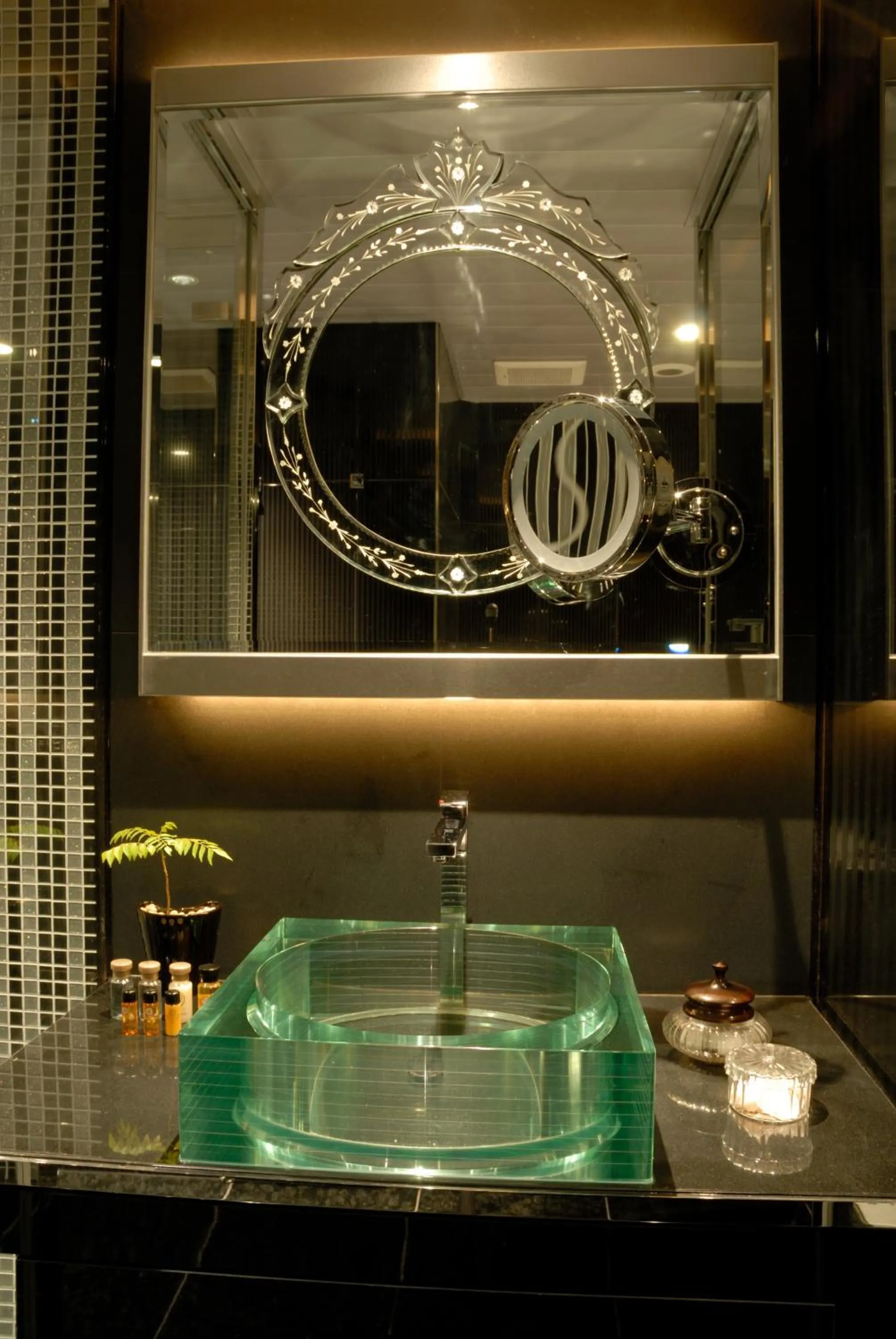 Bathroom in HOTEL THE GLANZ