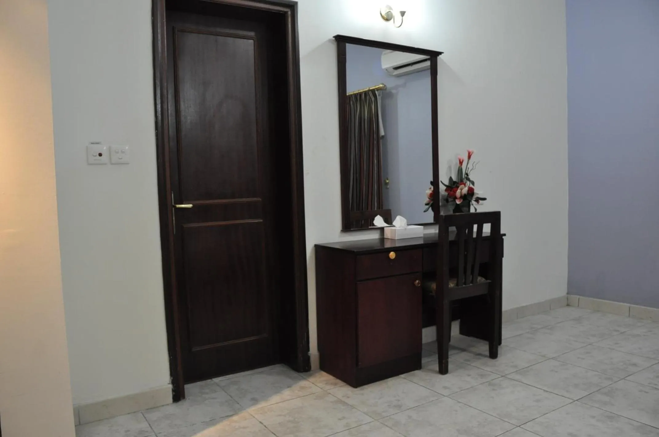 Decorative detail in Sahara Hotel Apartments