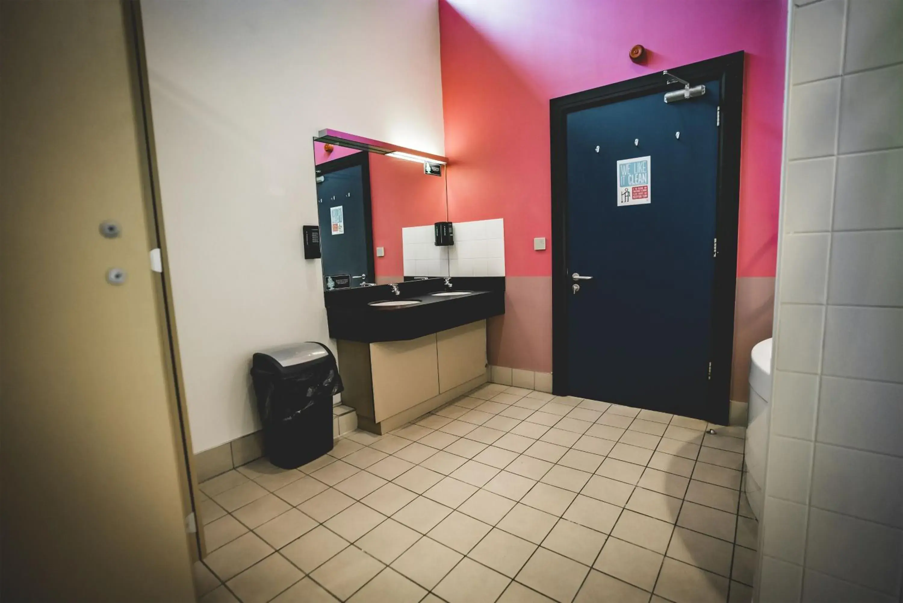 Bathroom, Lobby/Reception in Generator Dublin