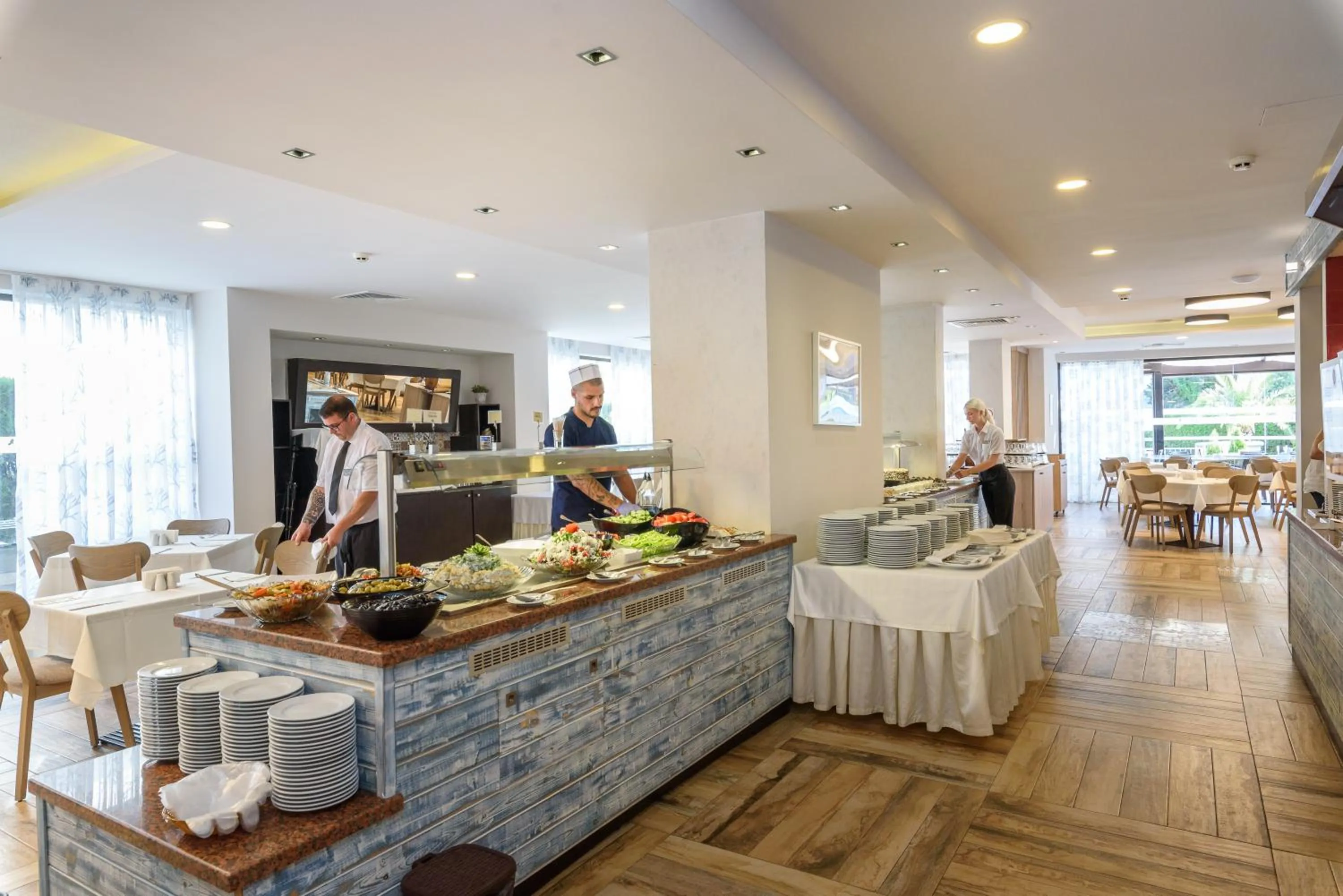 Restaurant/places to eat in Lion Sunny Beach Hotel