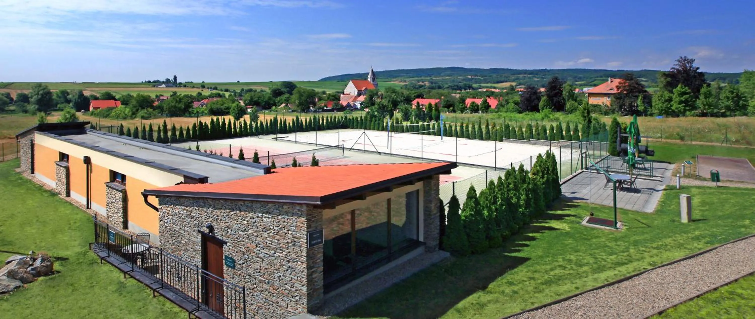 Tennis court in Wellness Hotel Happy Star