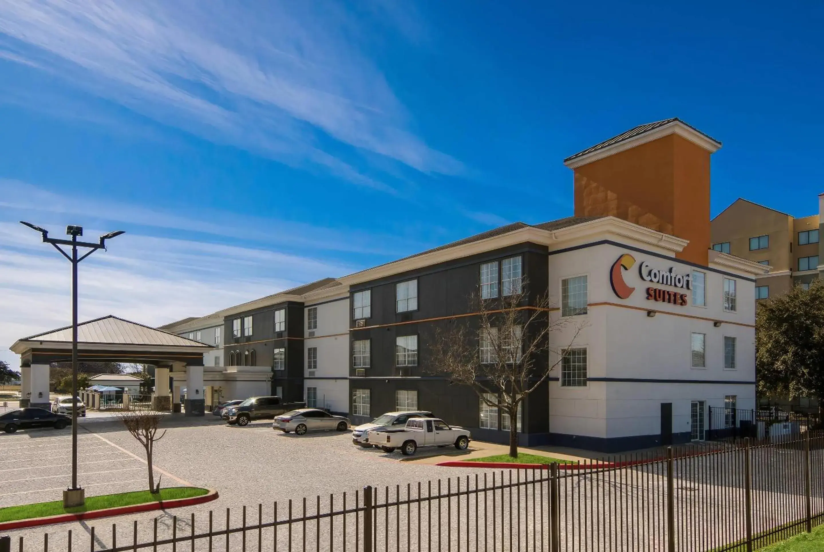 Property building in Comfort Suites Fort Worth North Fossil Creek Property building in Comfort Suites Fort Worth North Fossil Creek