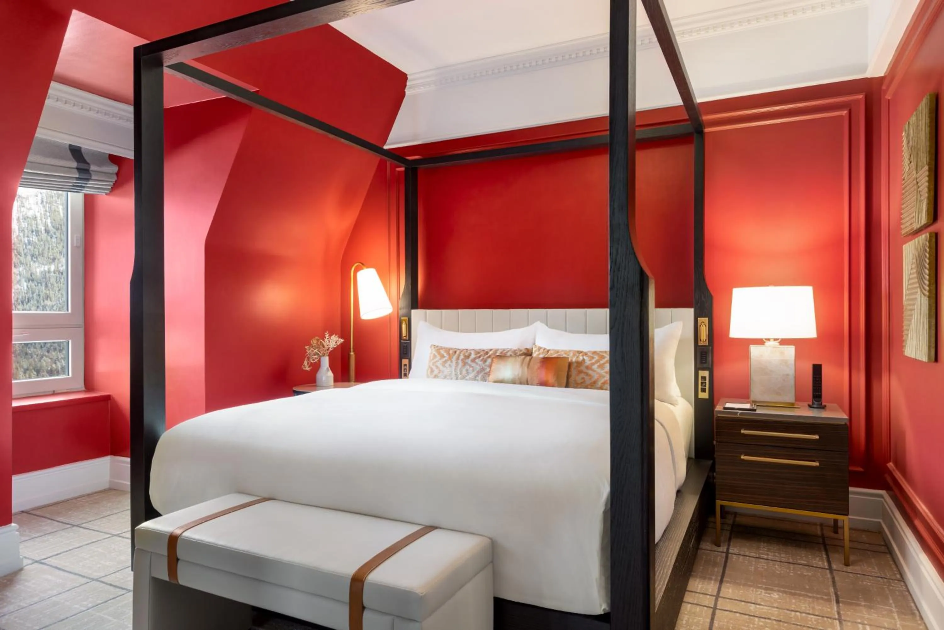 Bedroom, Bed in Fairmont Banff Springs