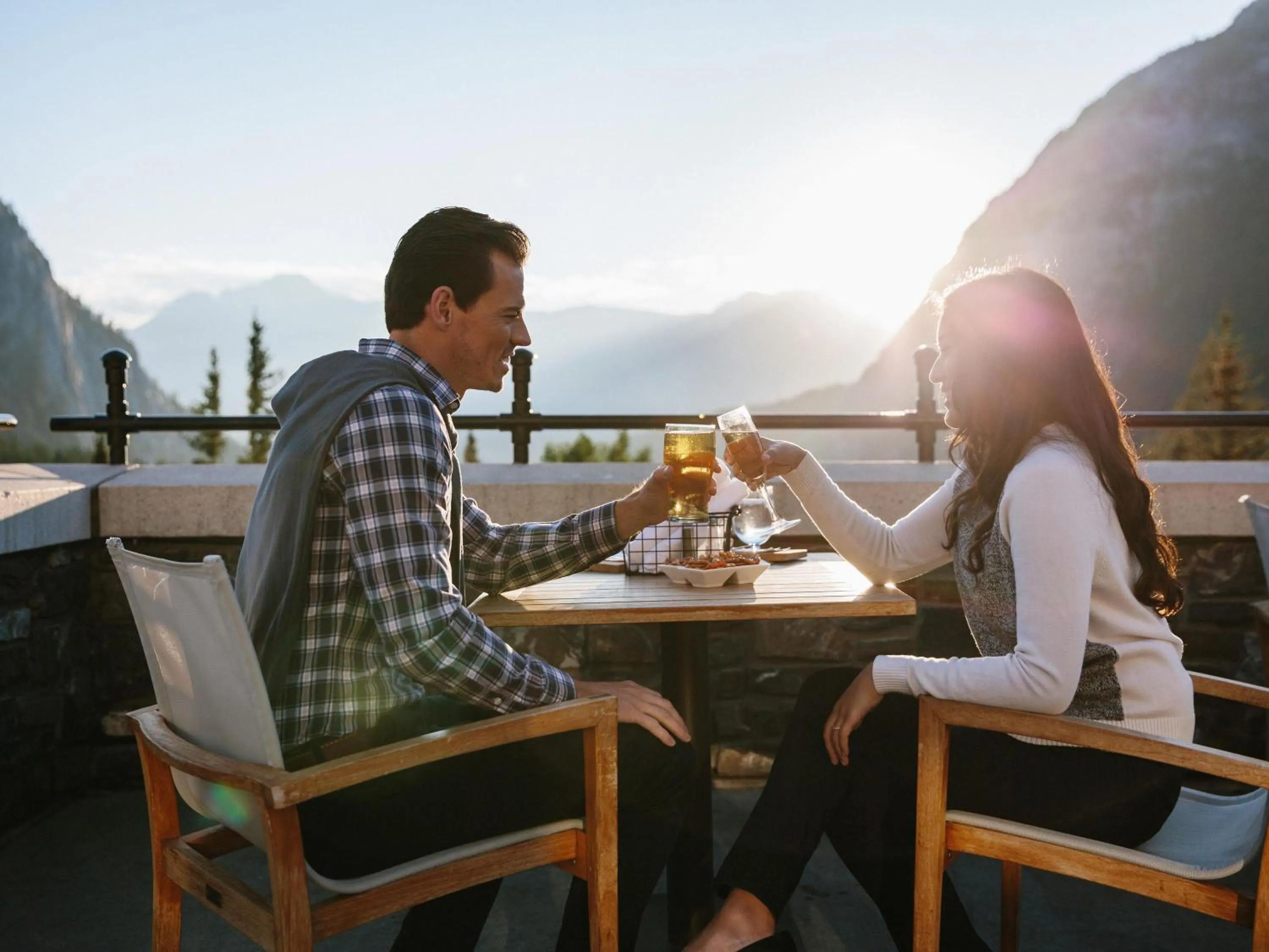 Lounge or bar in Fairmont Banff Springs