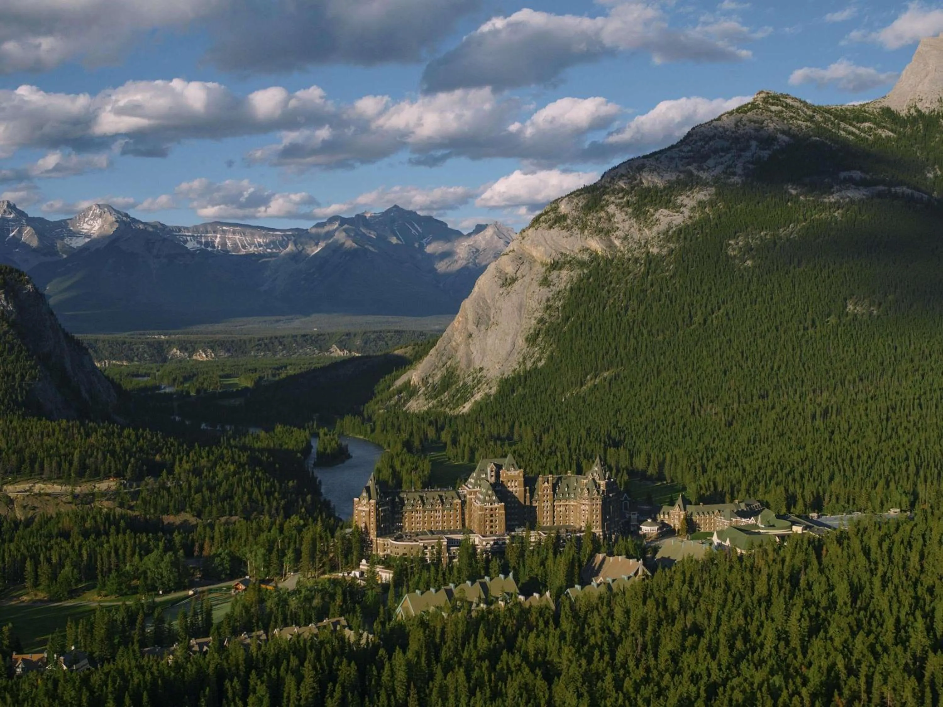 Property building in Fairmont Banff Springs