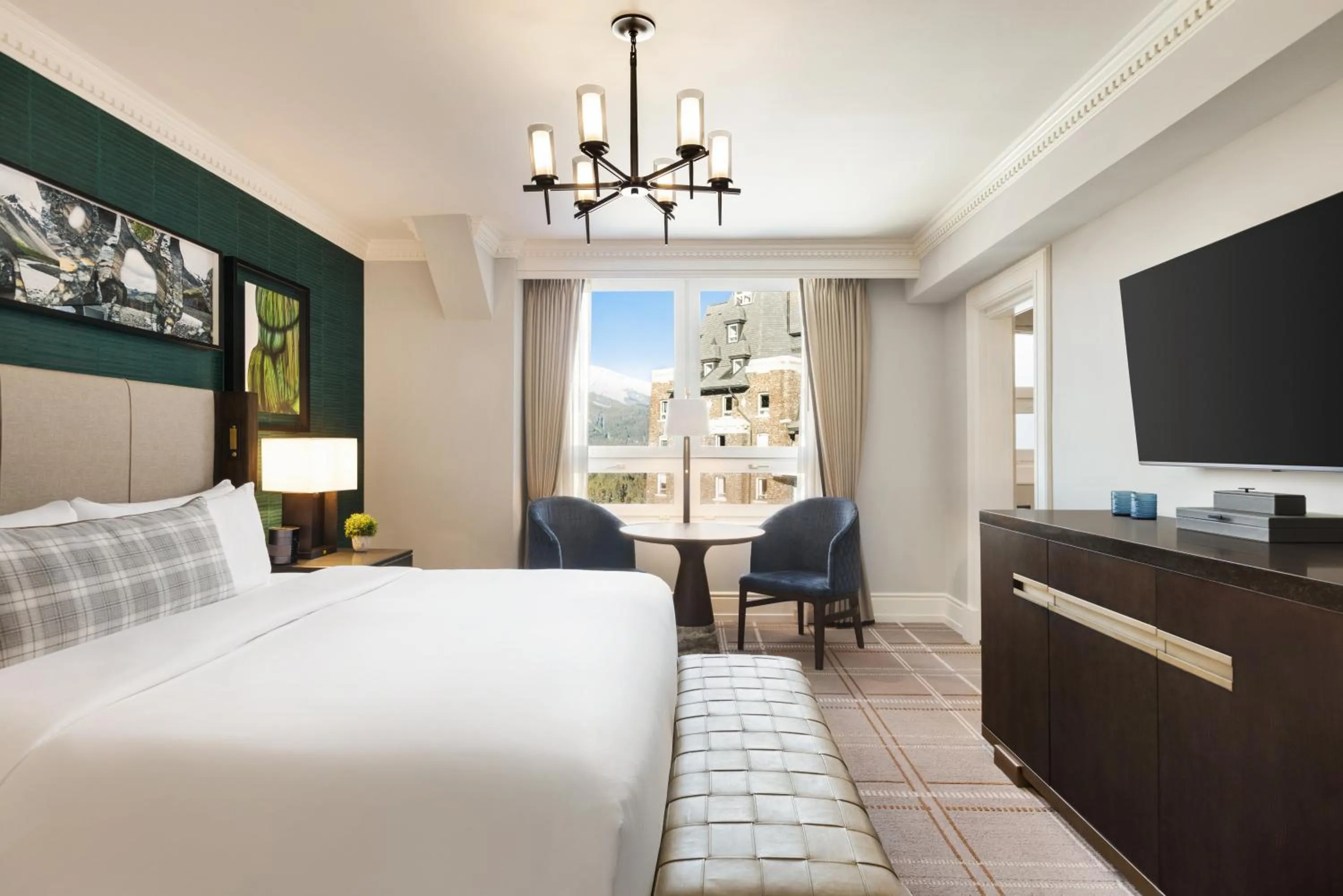 Photo of the whole room, Bed in Fairmont Banff Springs