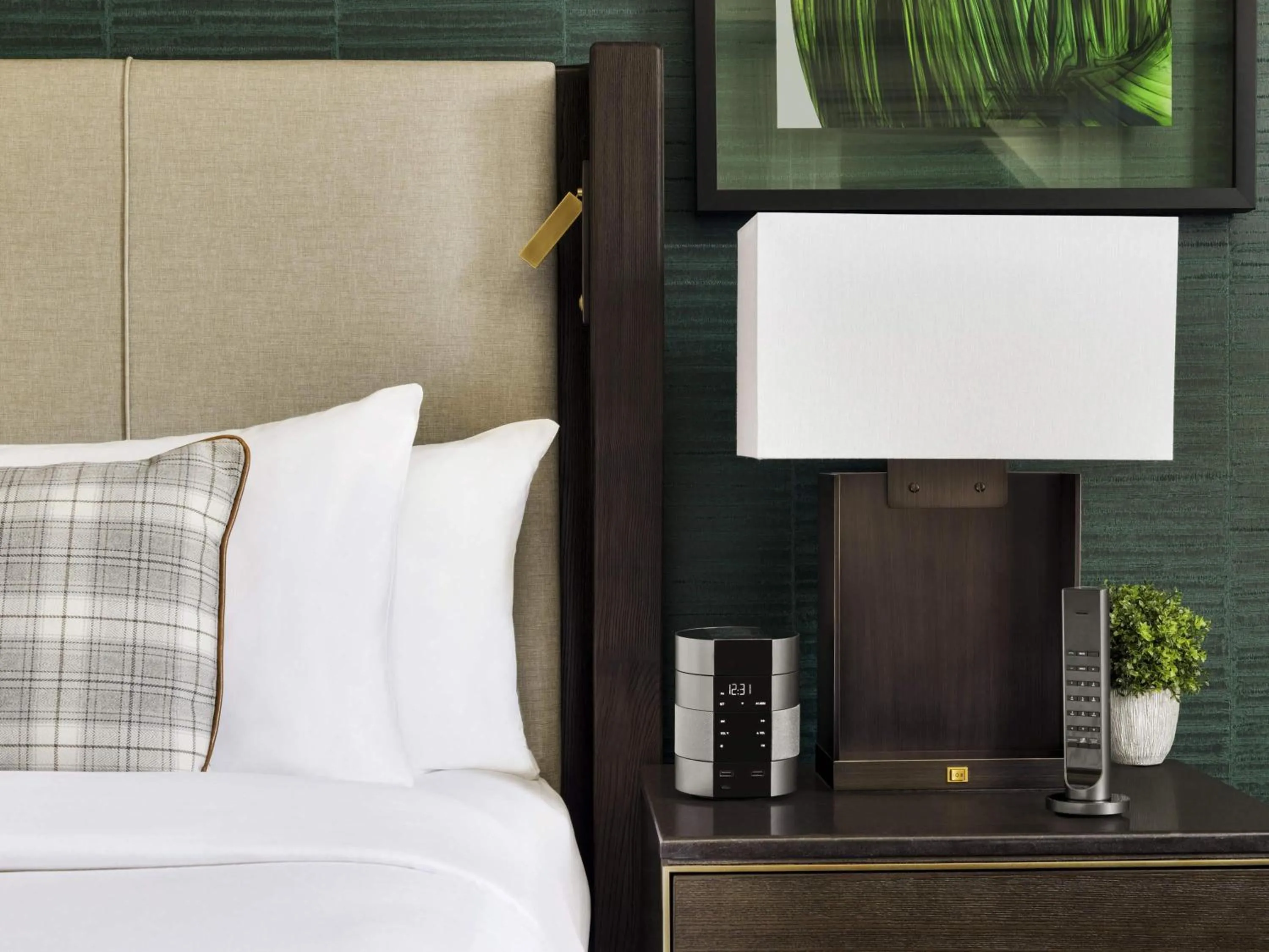 Bedroom, Bed in Fairmont Banff Springs