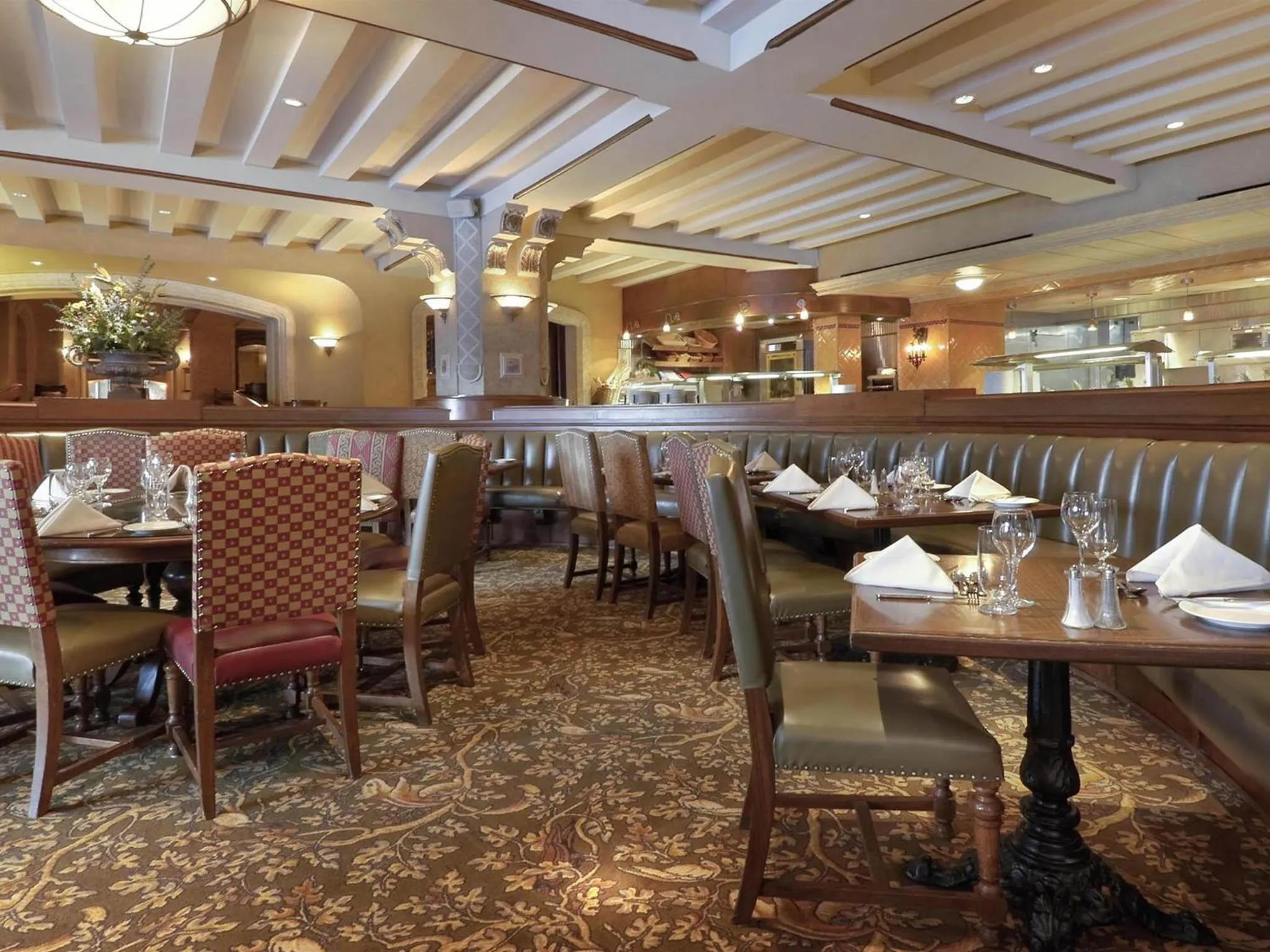 Restaurant/places to eat in Fairmont Banff Springs