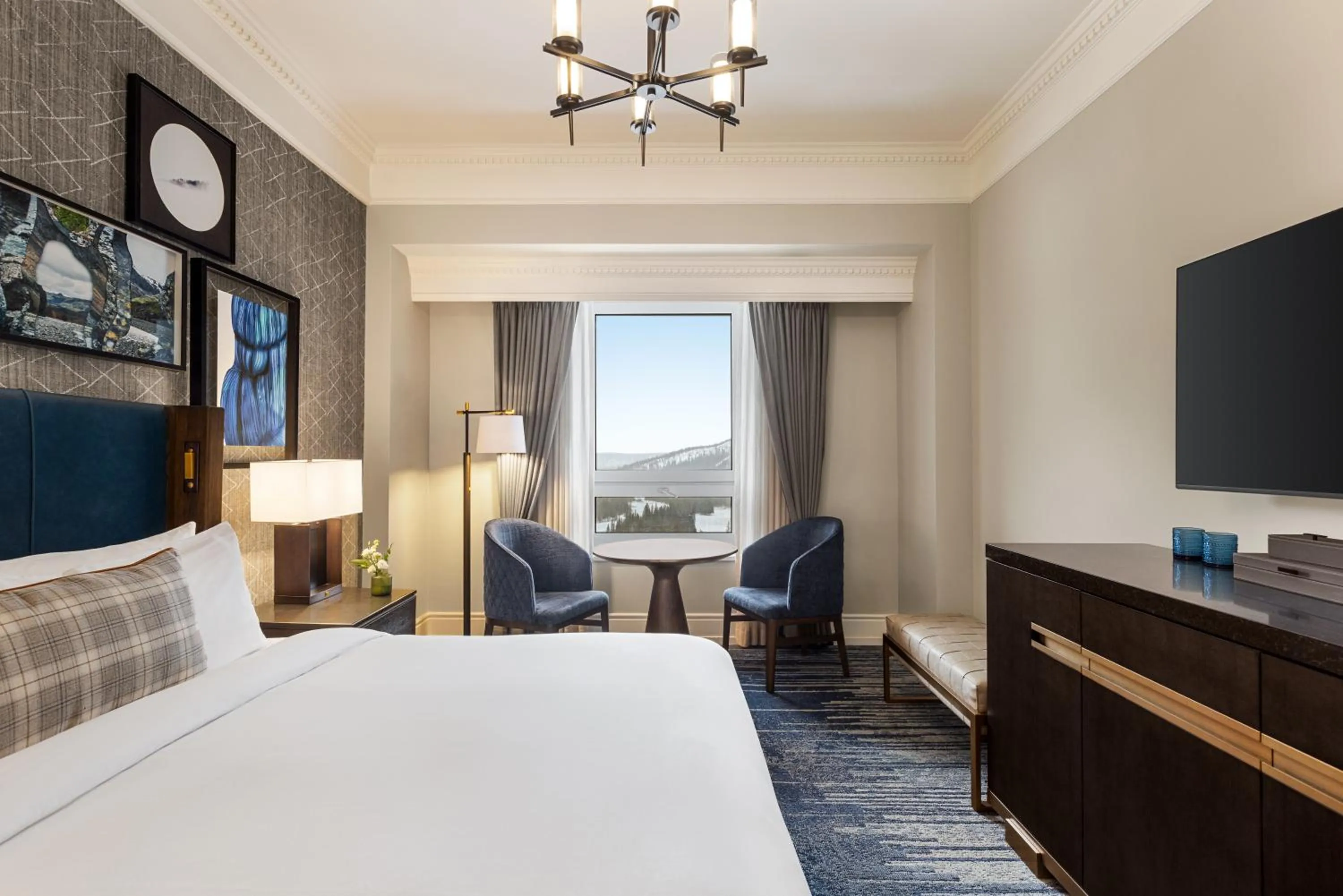 Bed in Fairmont Banff Springs