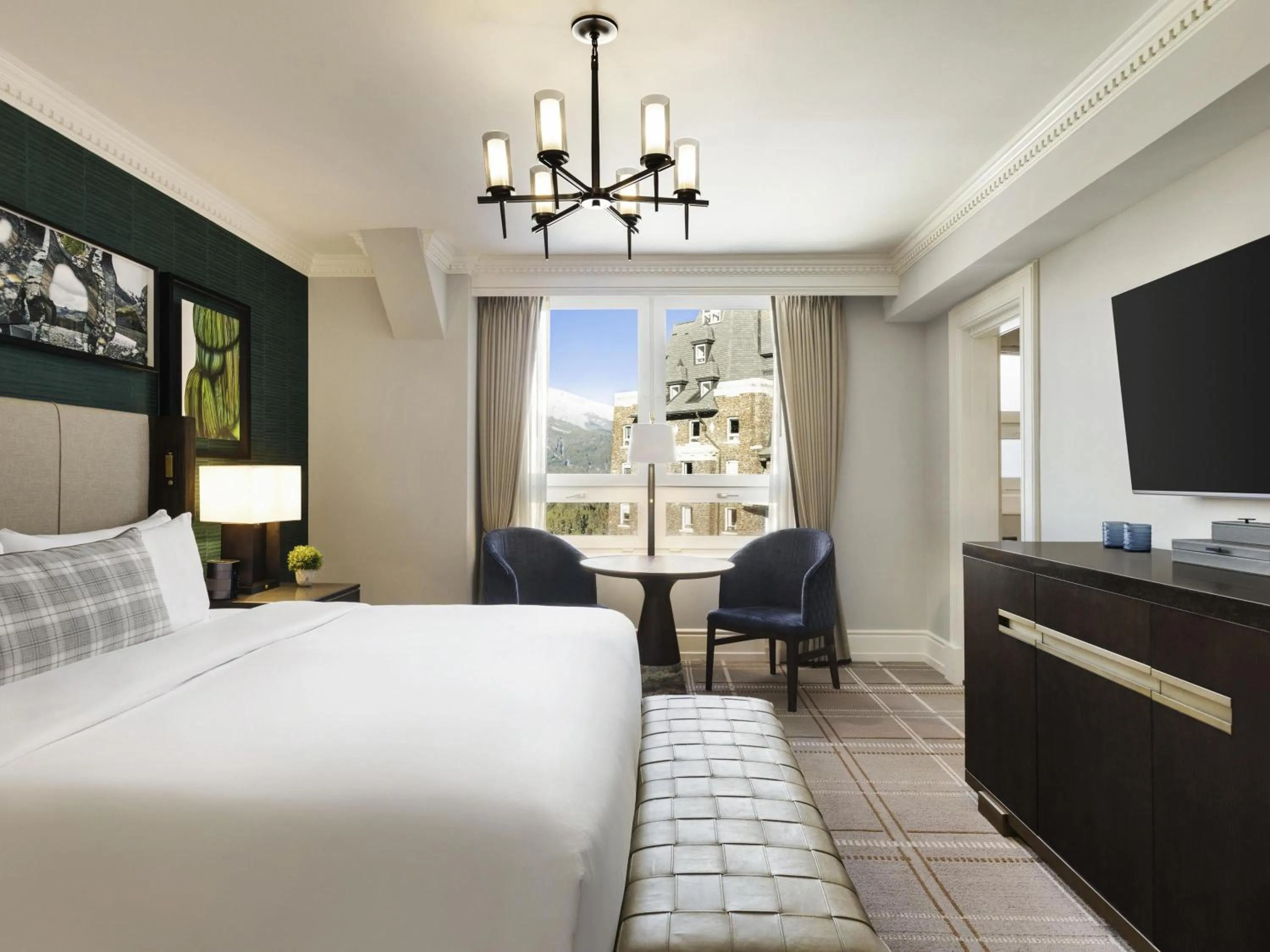 Bedroom, Bed in Fairmont Banff Springs