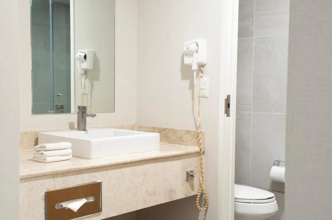 Bathroom in Casa Inn Business Hotel Celaya