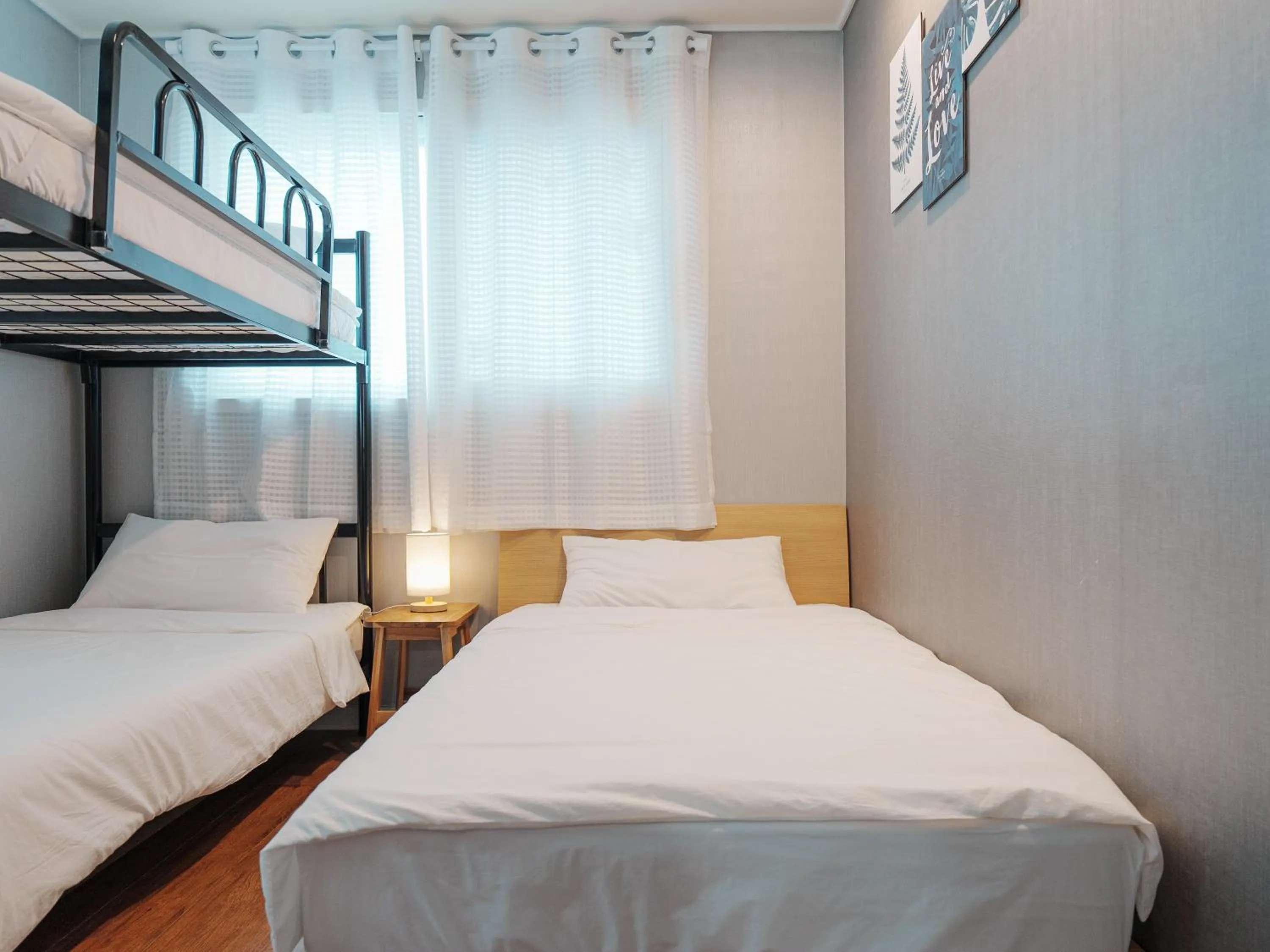 Bedroom, Bed in 인천공항 게스트하우스 레인부츠