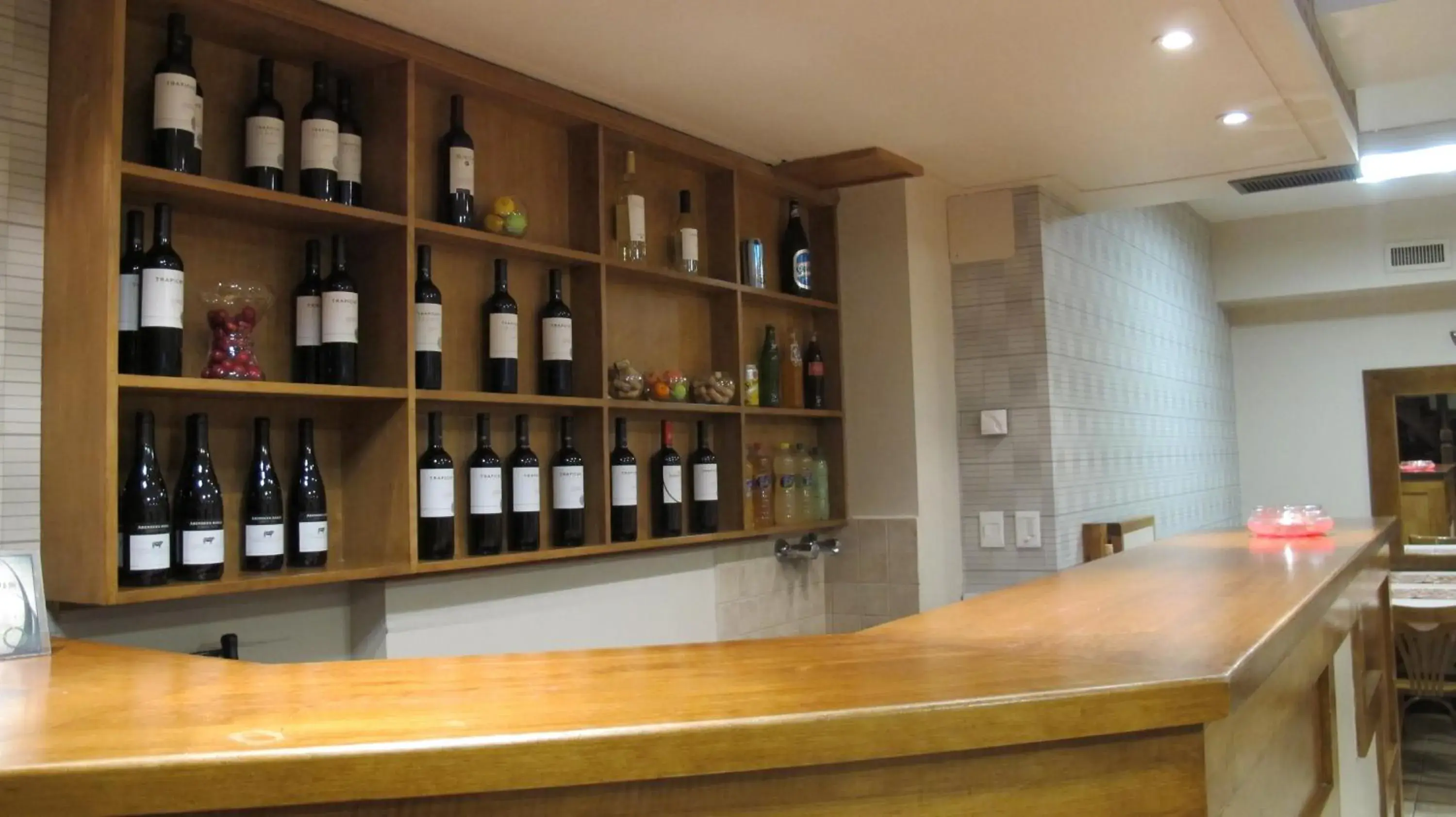 Lounge or bar in Cambria Lounge or bar in Cambria