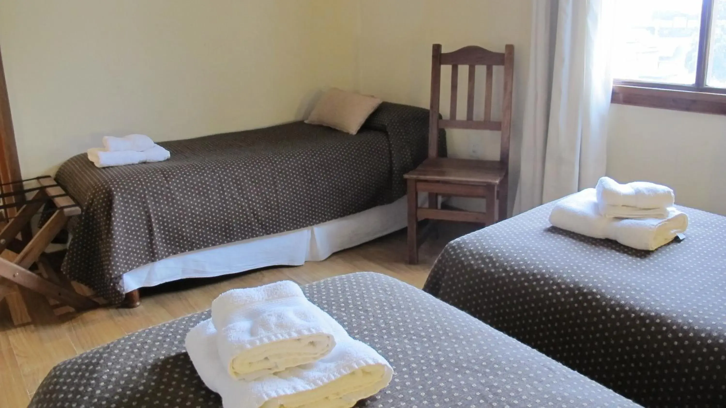 Standard Triple Room in Cambria Standard Triple Room in Cambria