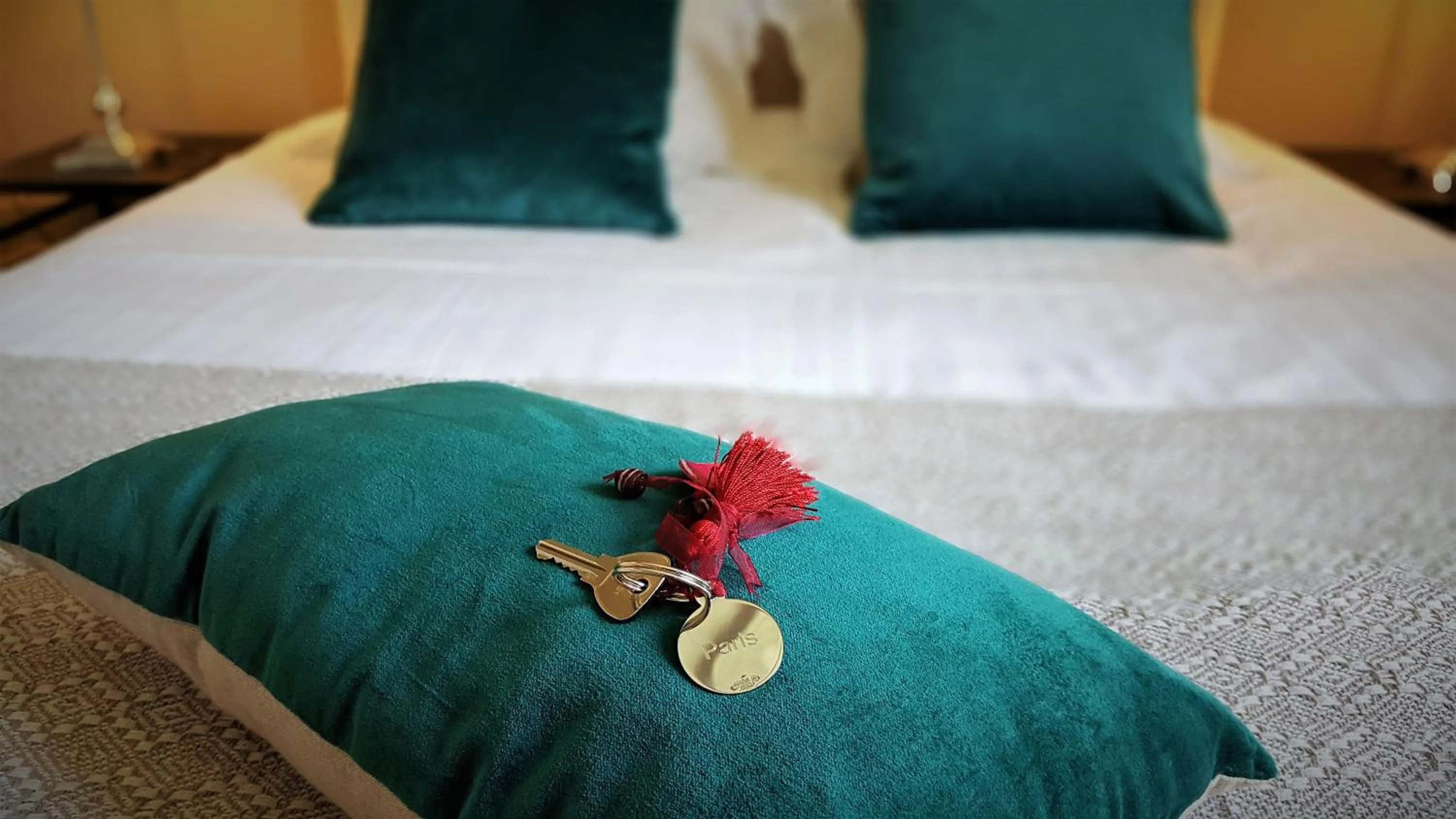 Decorative detail, Bed in Chambres d'Hôtes Maison La Porte Rouge