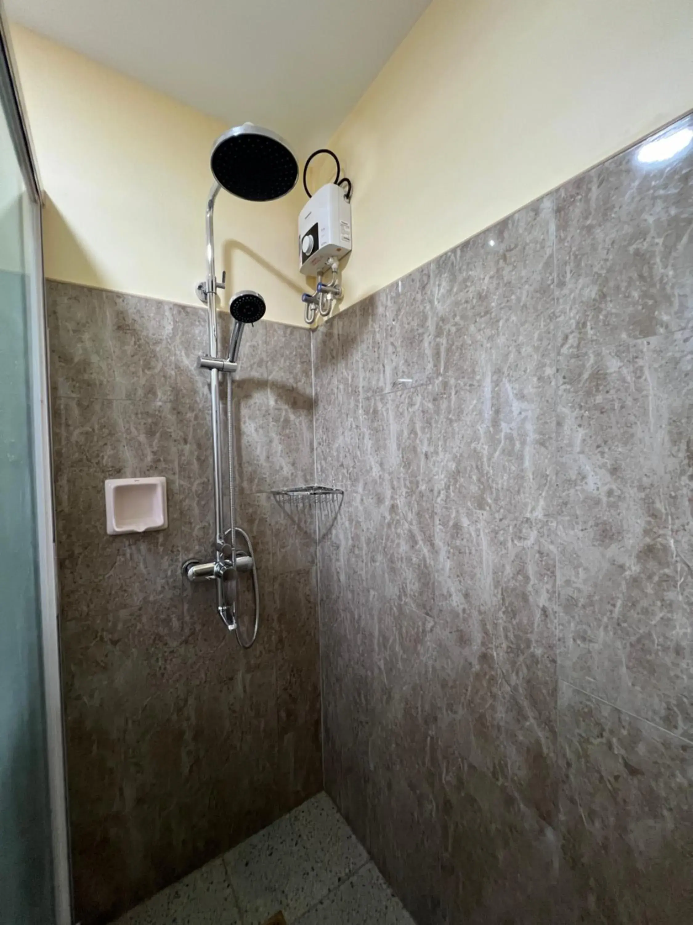 Shower in Bamboo Paradise Beach Resort Shower in Bamboo Paradise Beach Resort