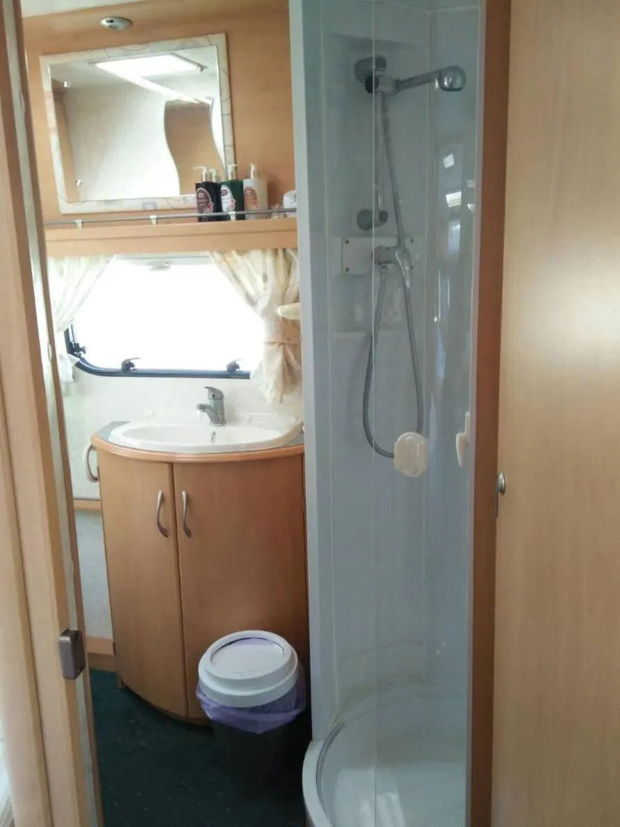 Shower in Doithinnan Resort