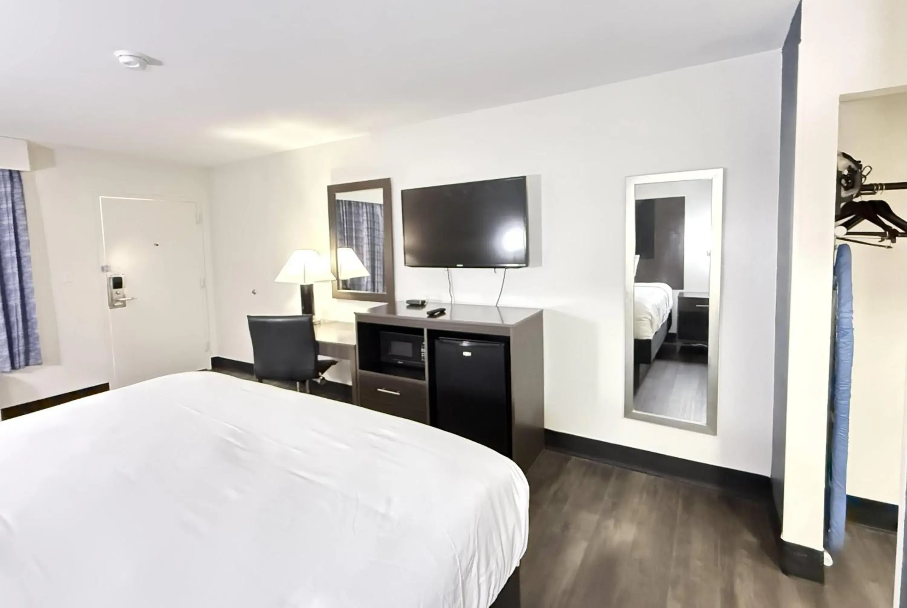 Bed in Baymont by Wyndham Tallahassee Bed in Baymont by Wyndham Tallahassee