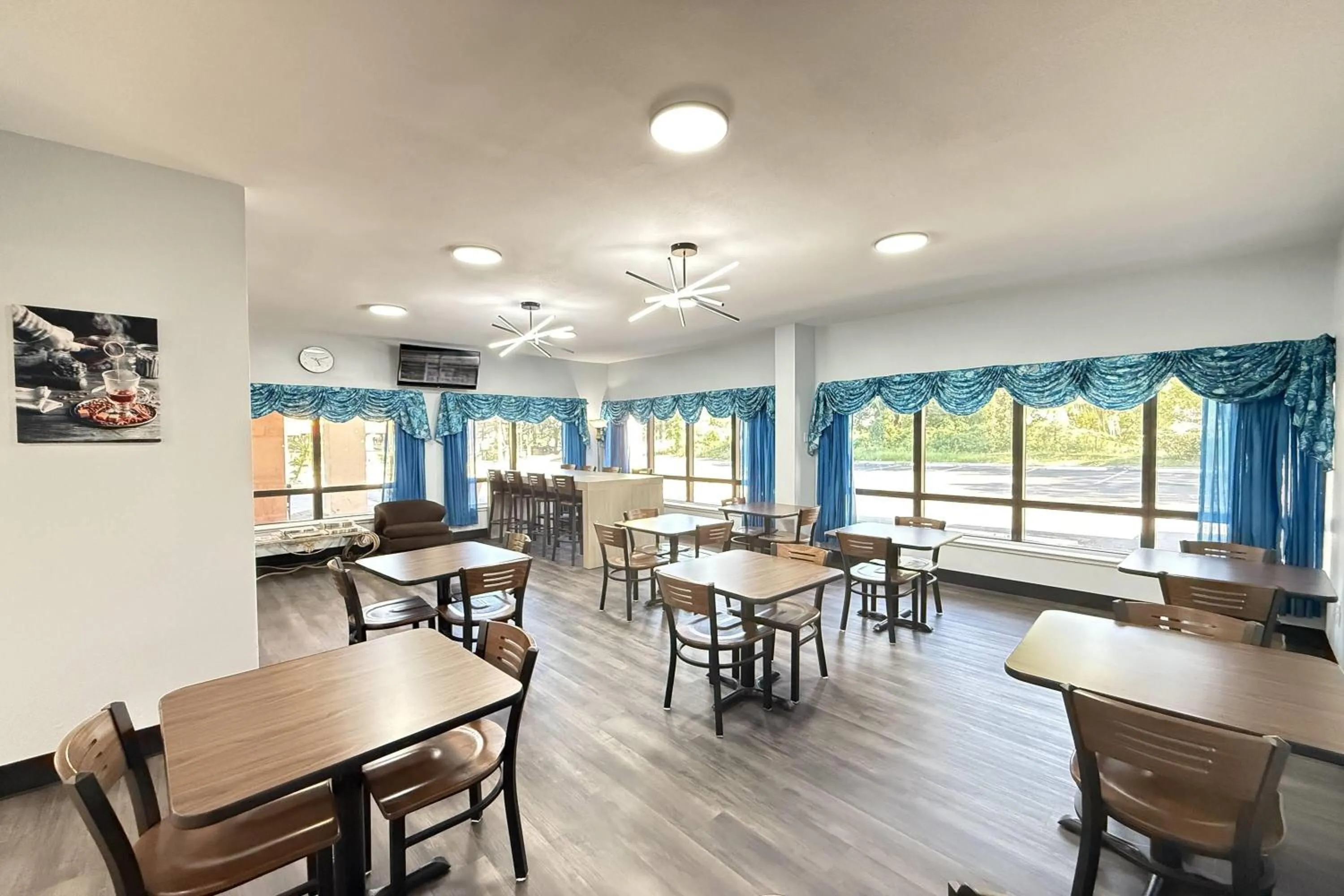 Breakfast in Baymont by Wyndham Tallahassee